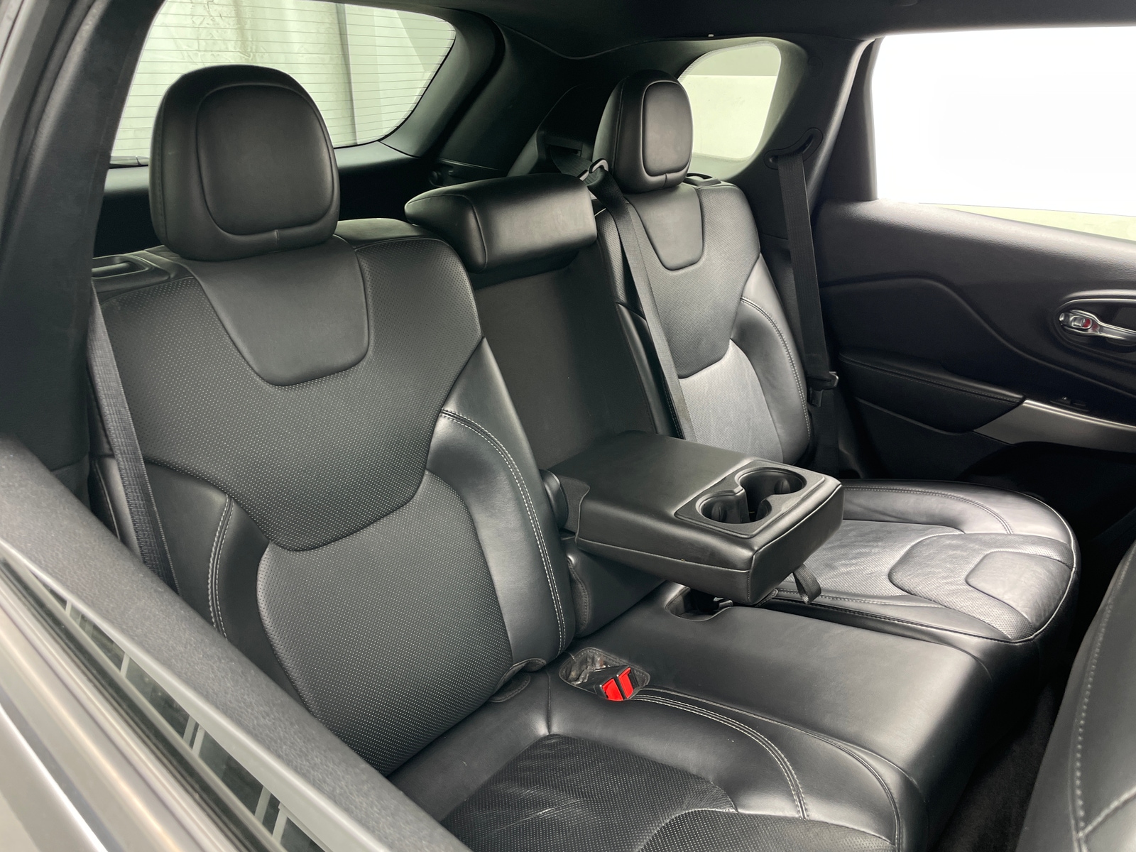 Thumbnail: 2020 Jeep Cherokee - 5