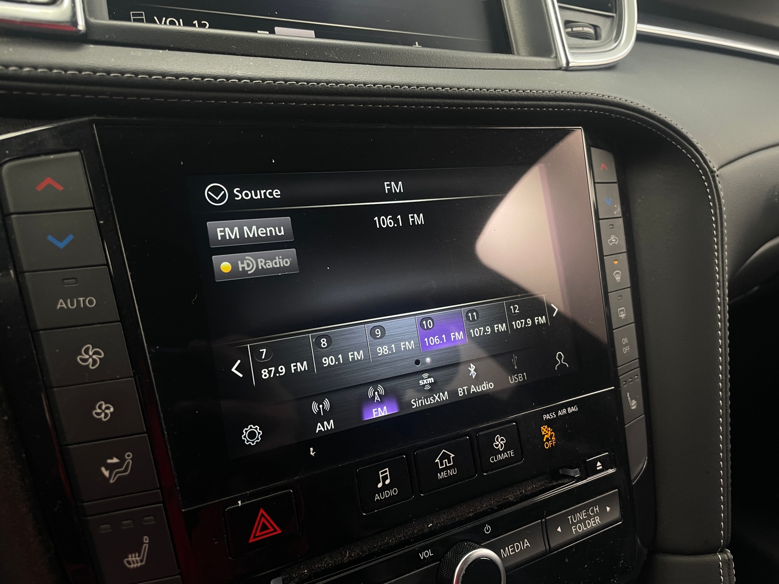 Thumbnail: 2023 INFINITI QX55 - 3