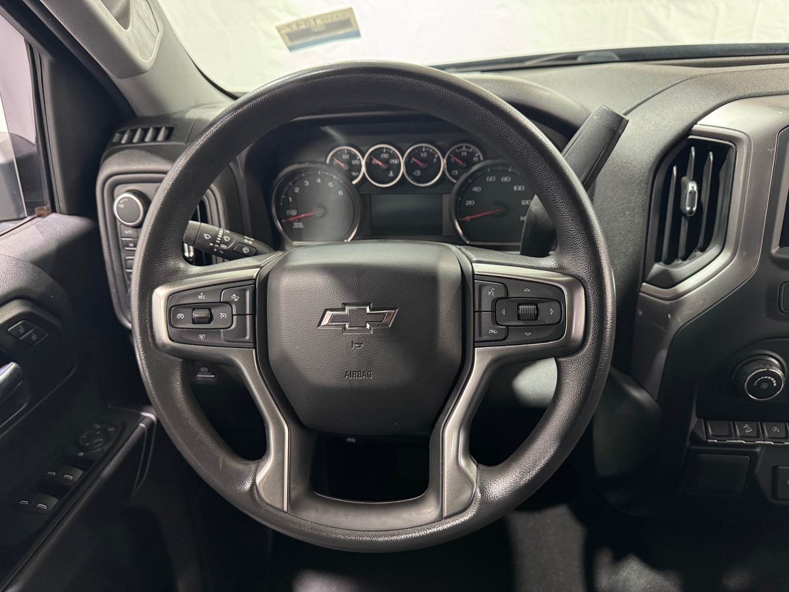 Thumbnail: 2022 Chevrolet Silverado 1500 - 5