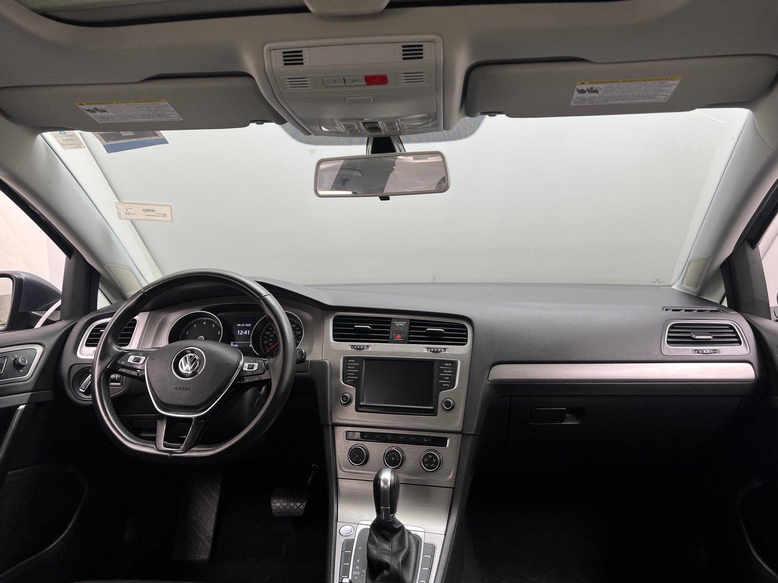Thumbnail: 2017 Volkswagen Golf - 3