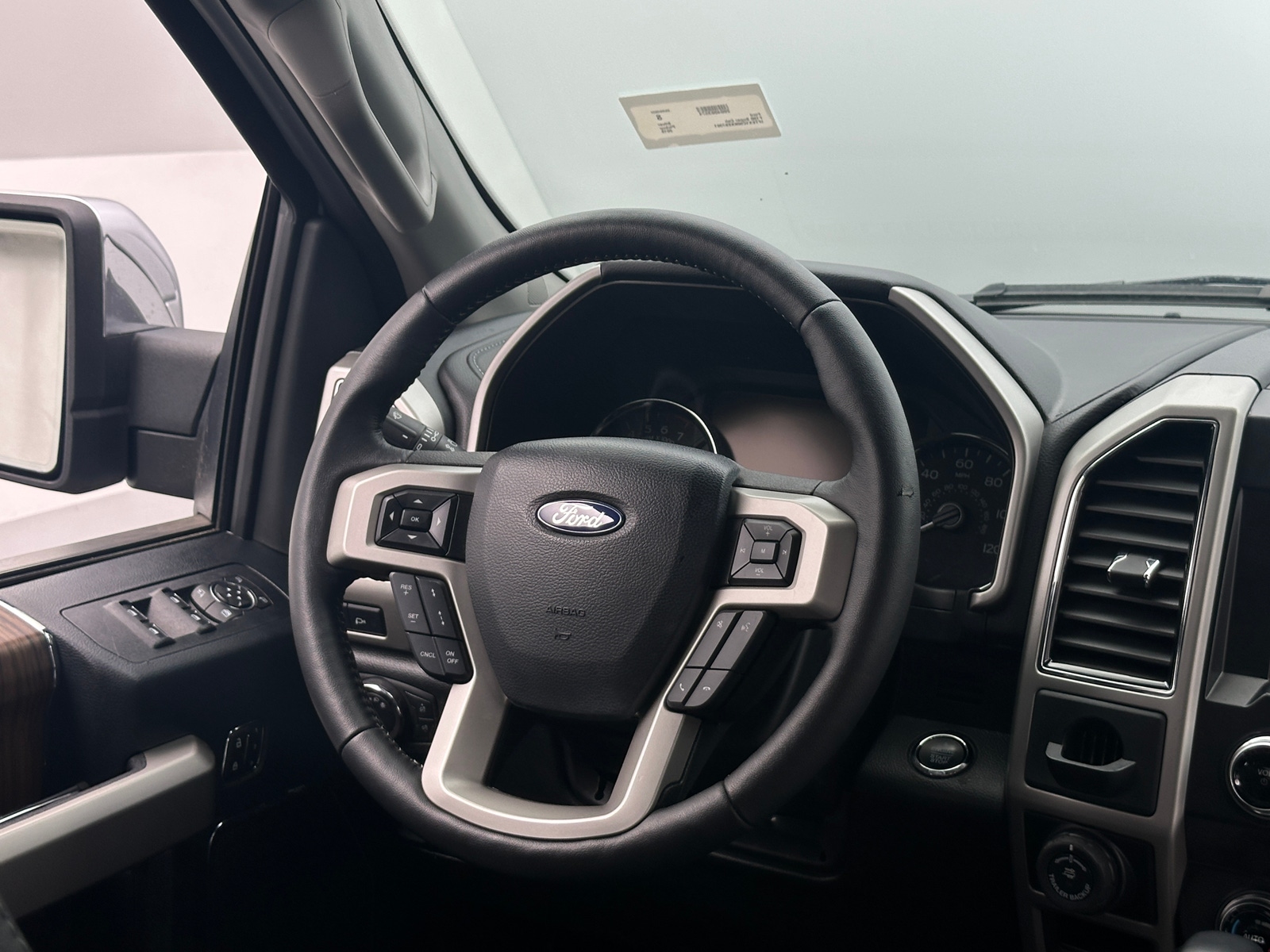 Thumbnail: 2019 Ford Econoline - 4