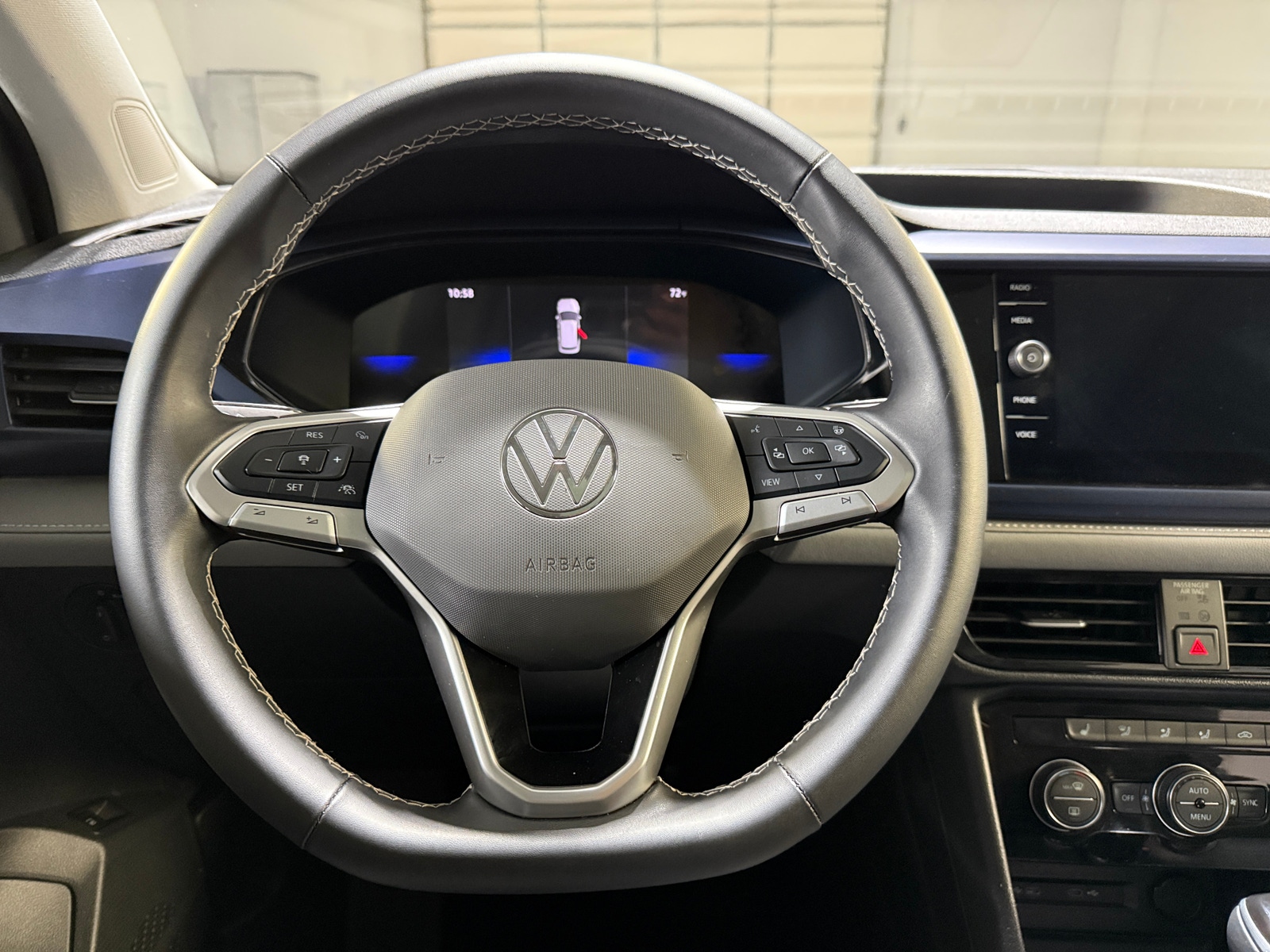 Thumbnail: 2024 Volkswagen Taos - 4