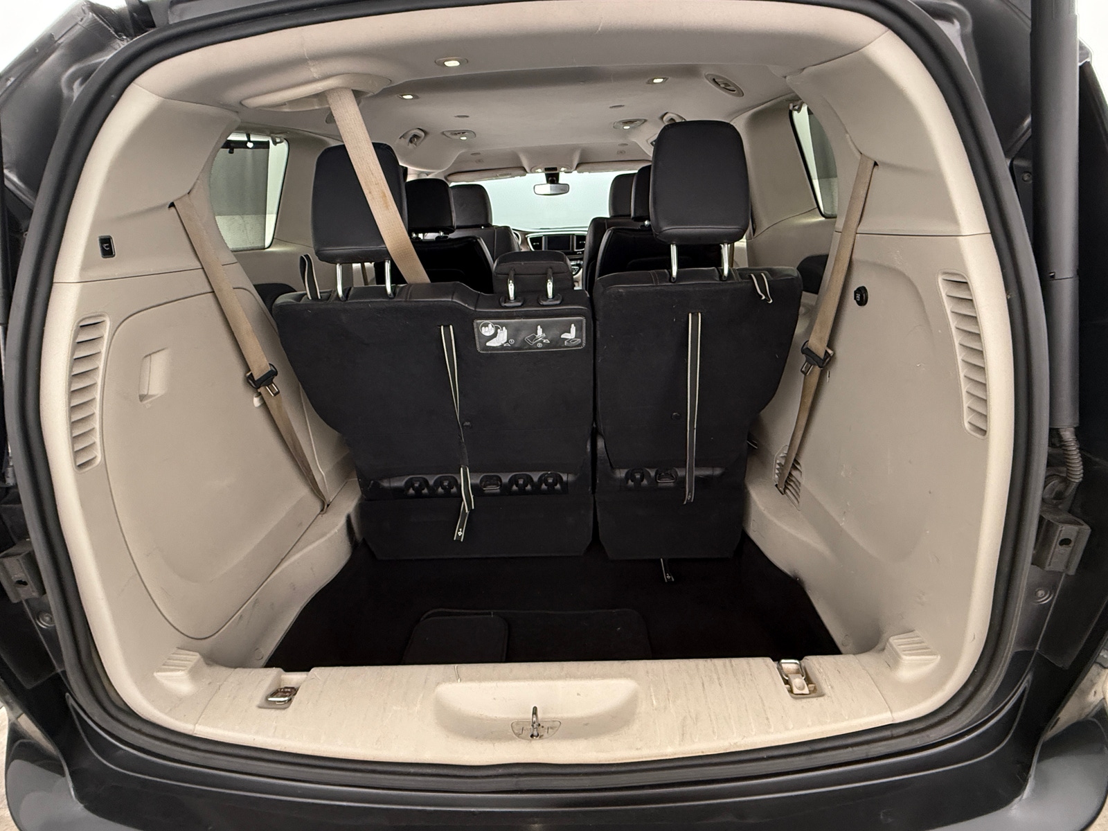 Thumbnail: 2018 Chrysler Pacifica - 6