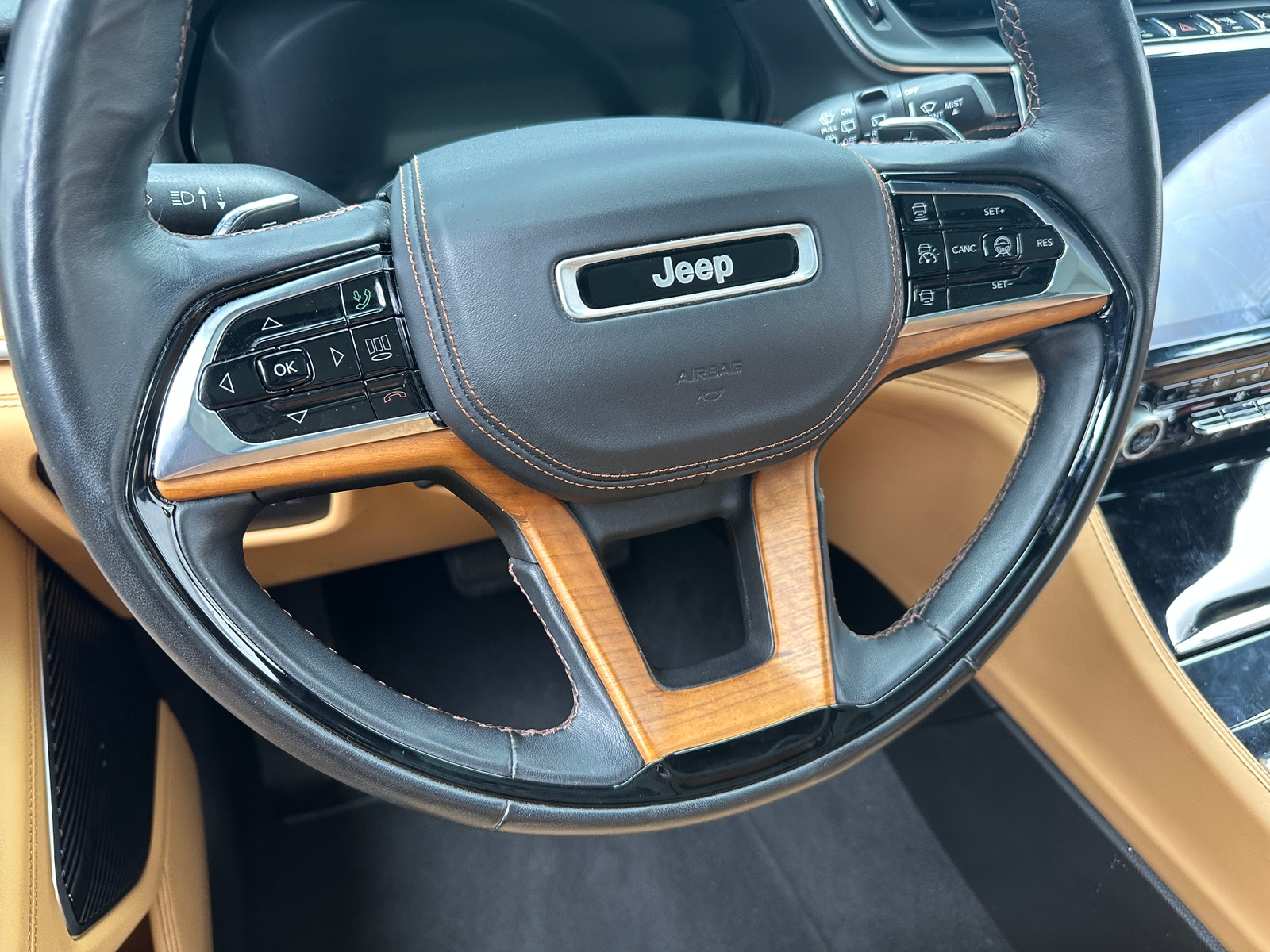 Thumbnail: 2021 Jeep Grand Cherokee L - 4