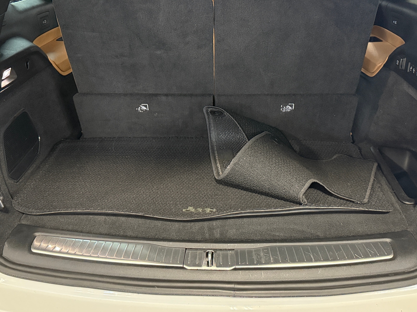 Thumbnail: 2021 Jeep Grand Cherokee L - 6