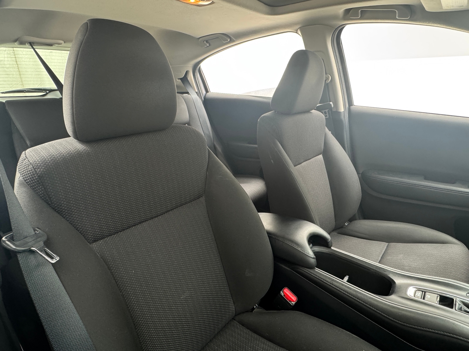 Thumbnail: 2016 Honda HR-V - 2