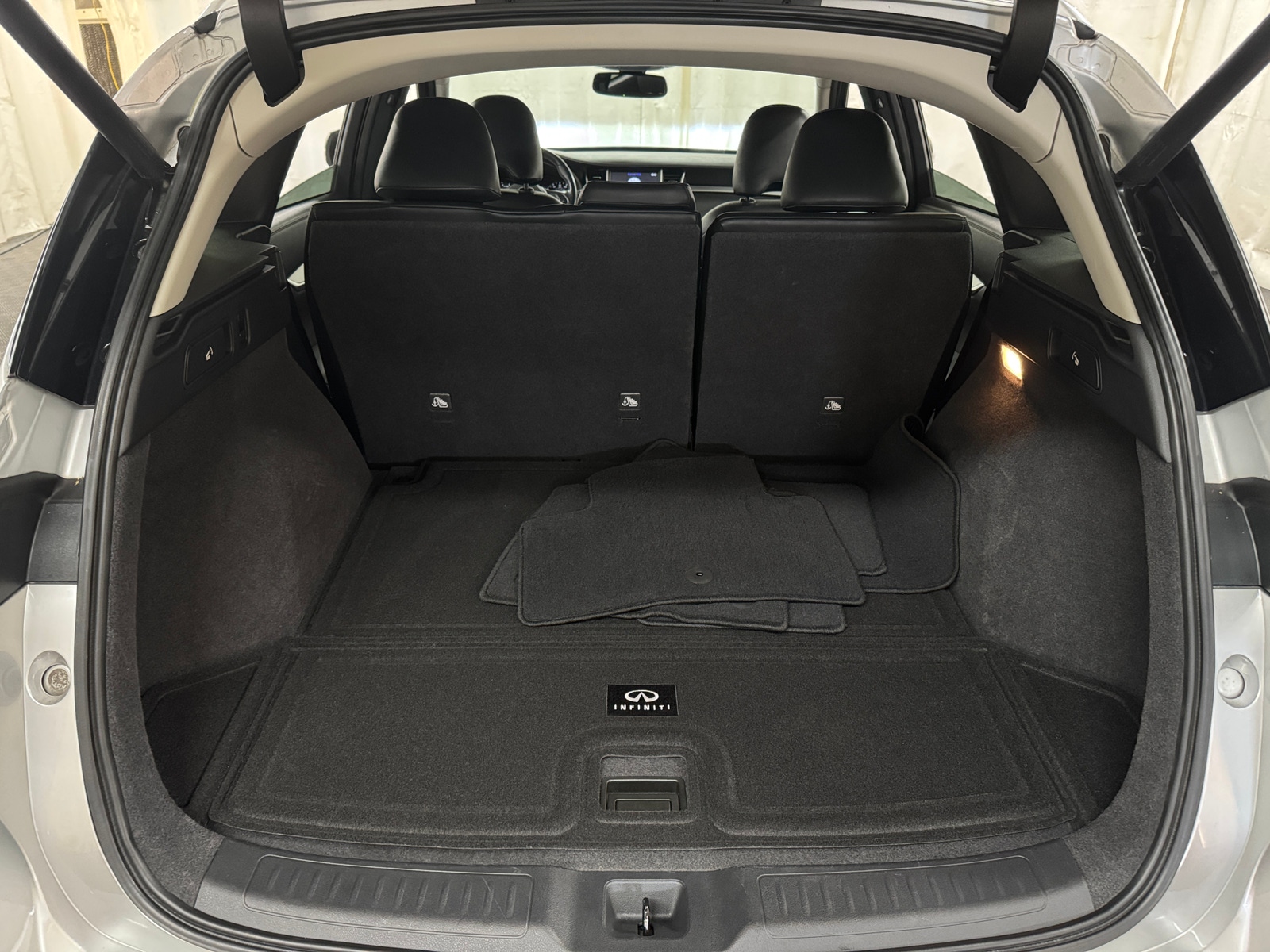 Thumbnail: 2019 INFINITI QX50 - 6