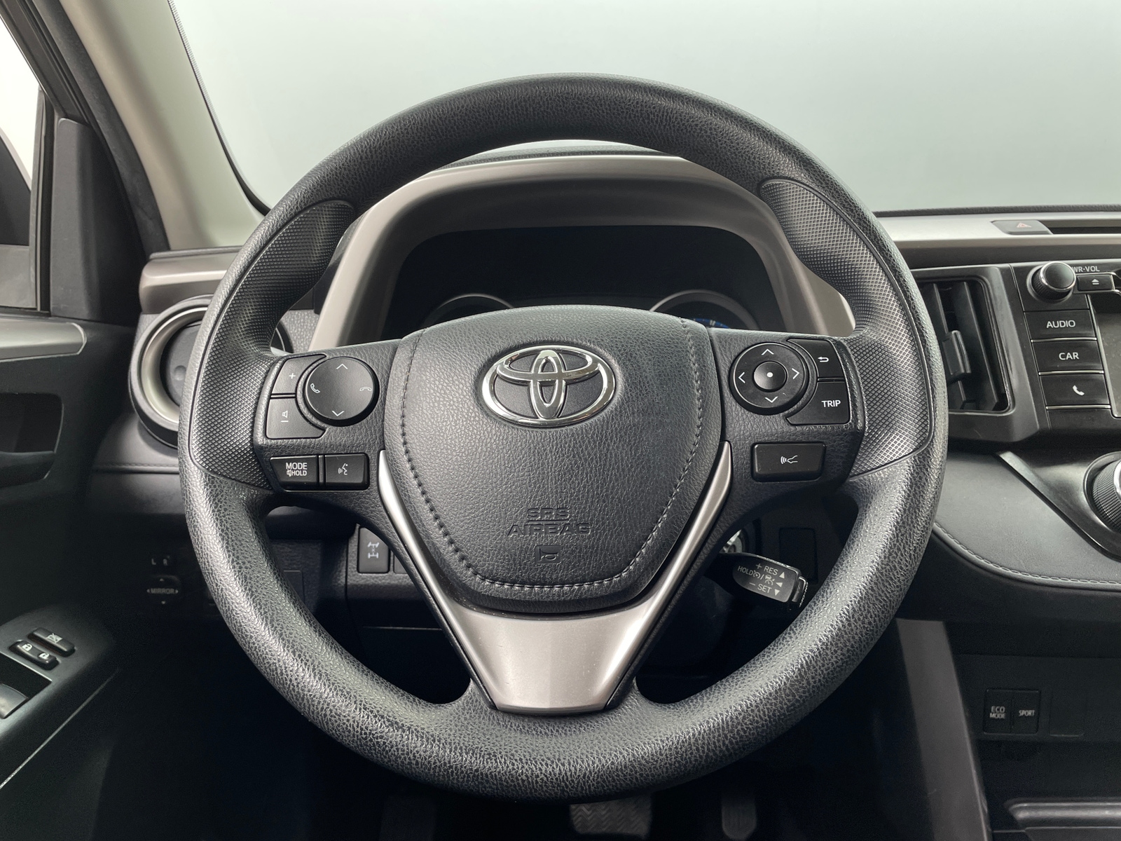 Thumbnail: 2017 Toyota RAV4 - 5