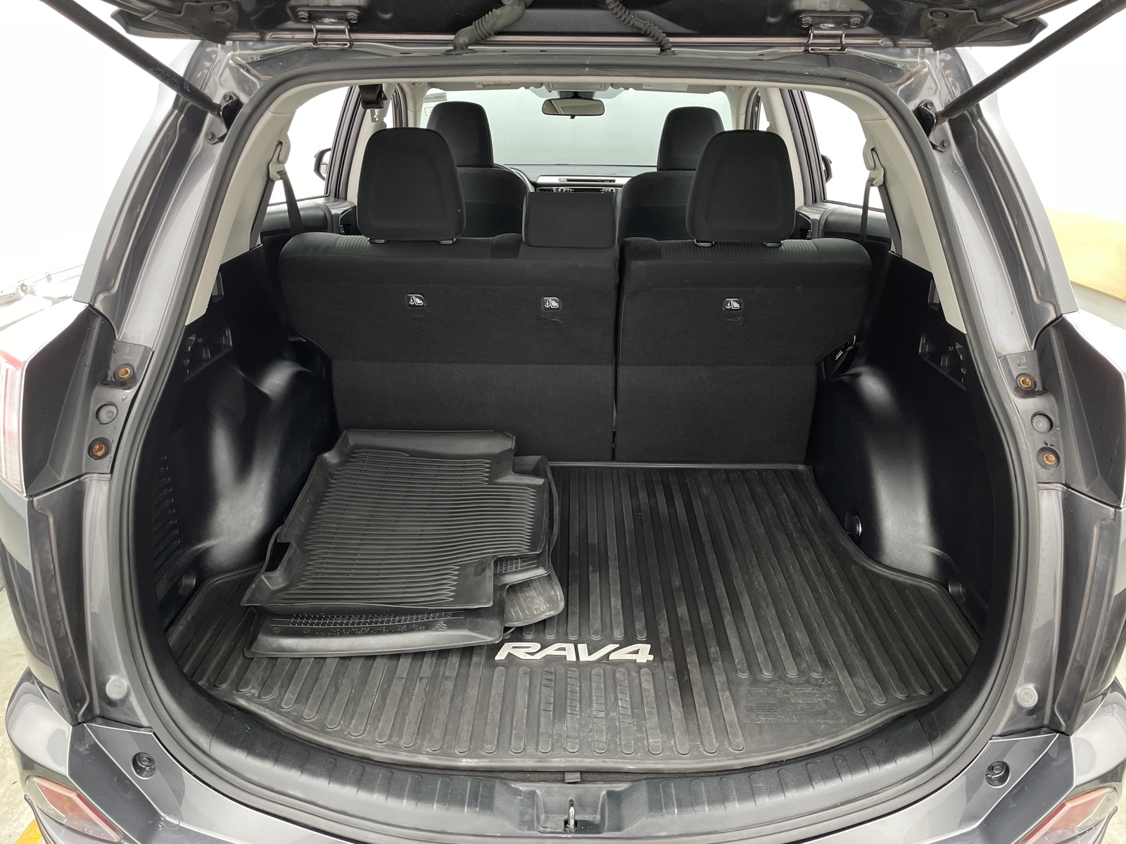 Thumbnail: 2017 Toyota RAV4 - 7