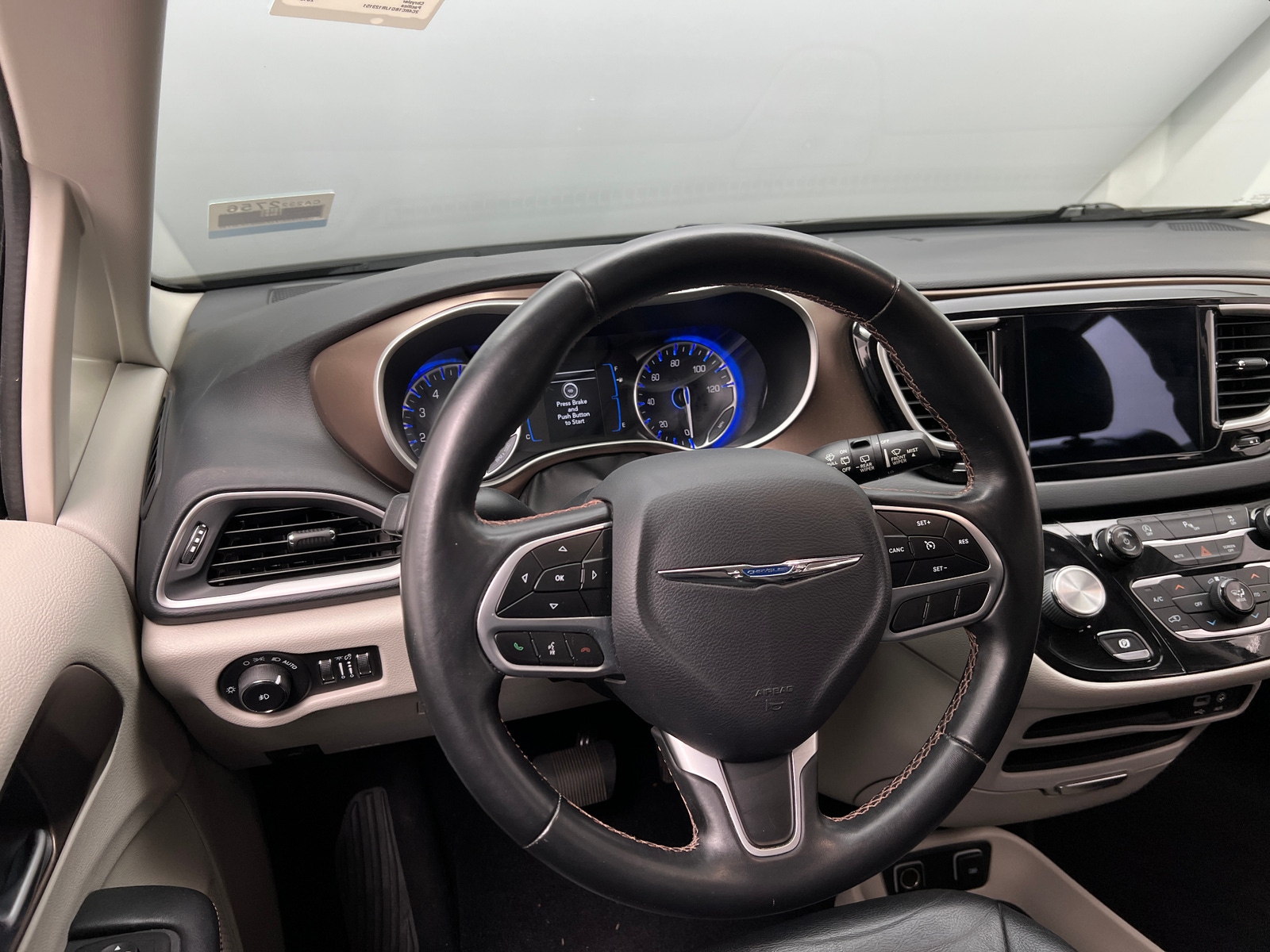 Thumbnail: 2018 Chrysler Pacifica - 4