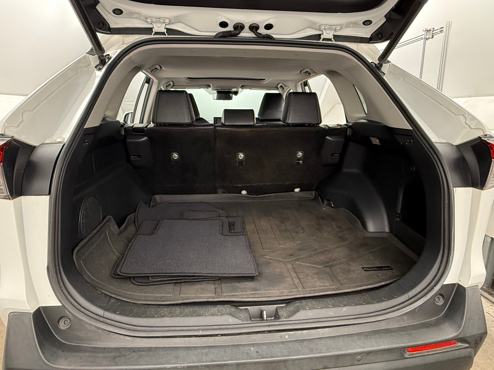 Thumbnail: 2019 Toyota RAV4 - 6