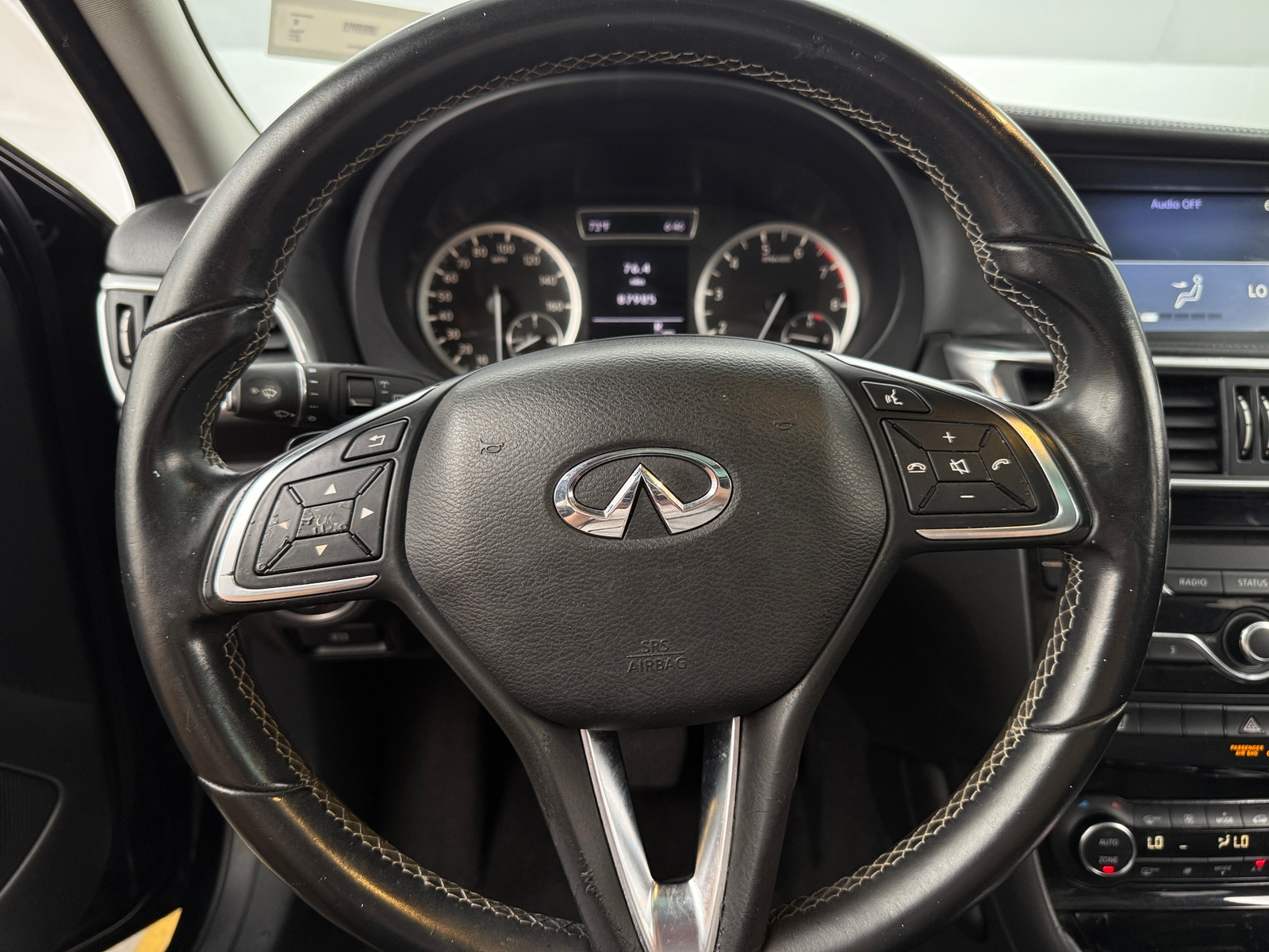 Thumbnail: 2017 INFINITI QX30 - 4