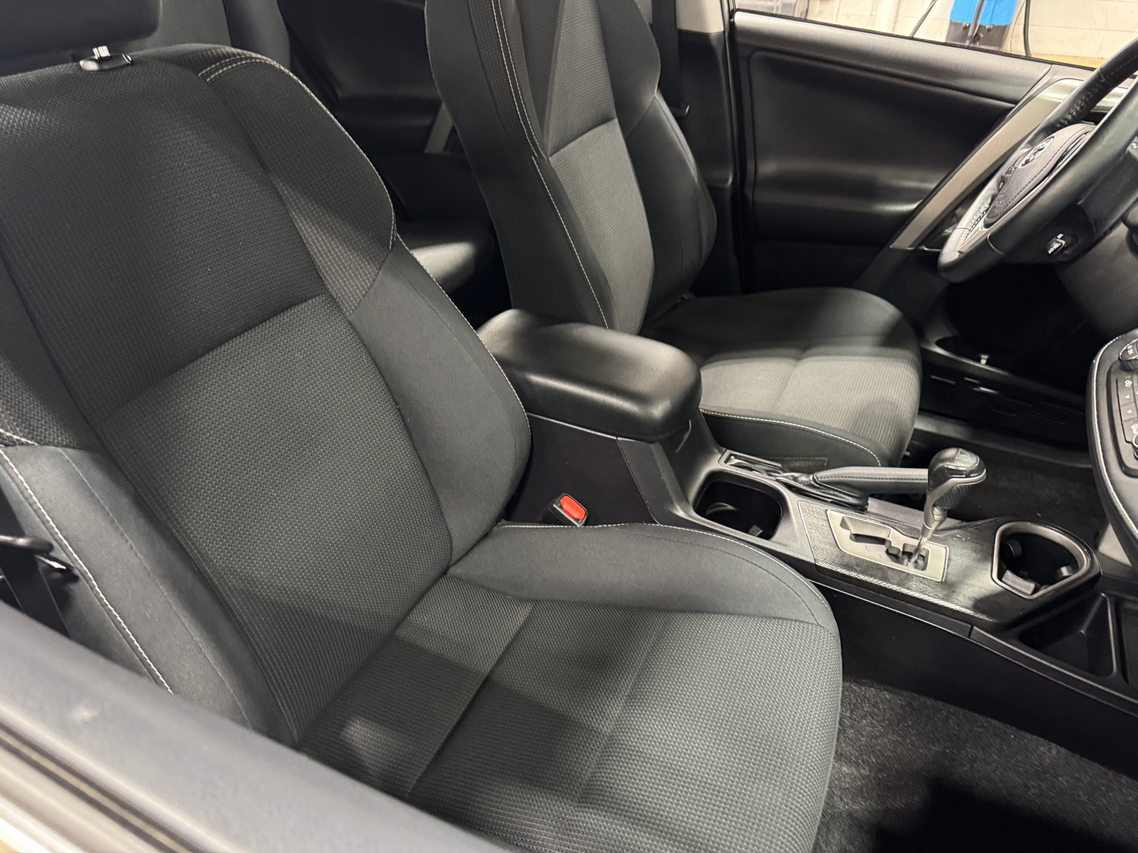 Thumbnail: 2018 Toyota RAV4 - 2
