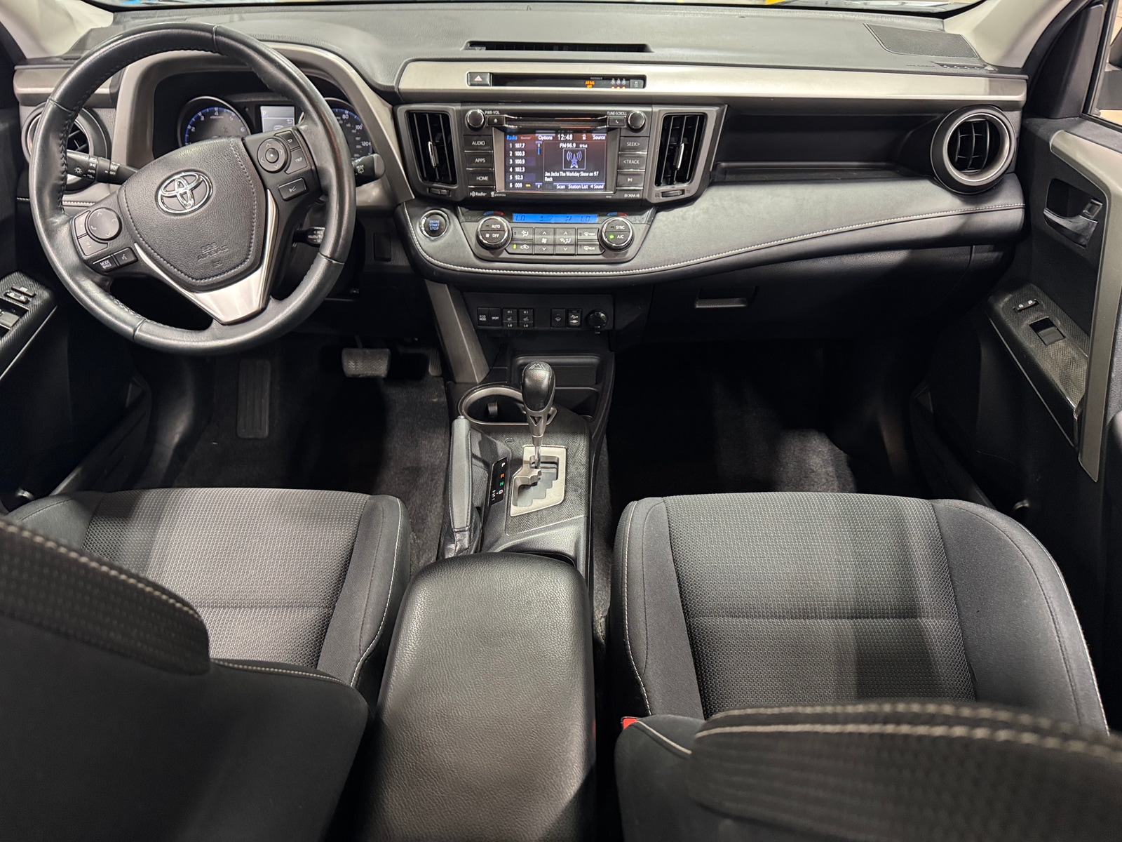 Thumbnail: 2018 Toyota RAV4 - 3