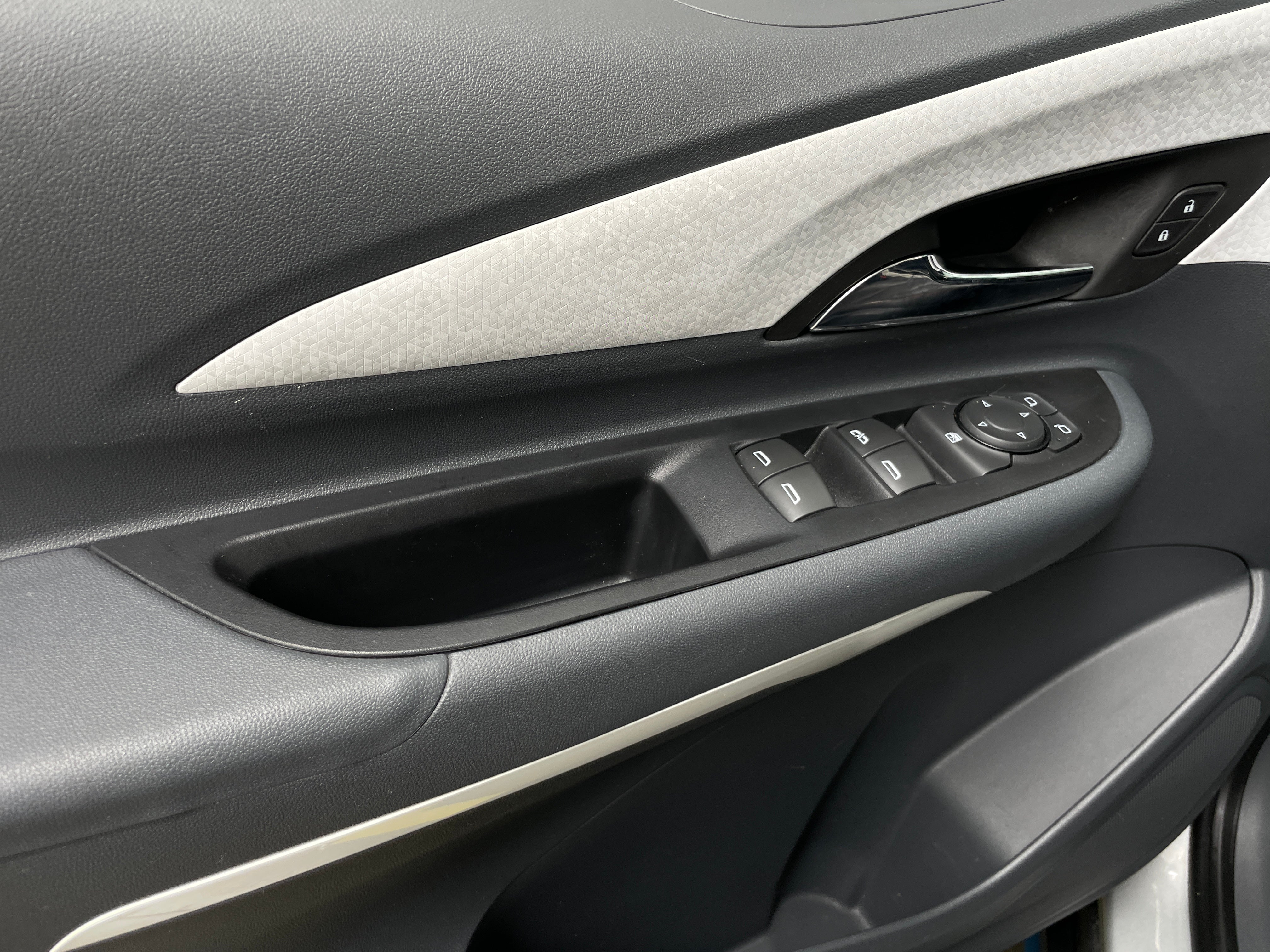 Used 2019 Chevrolet Bolt EV Premier with VIN 1G1FZ6S09K4107942 for sale in Oak Creek, WI