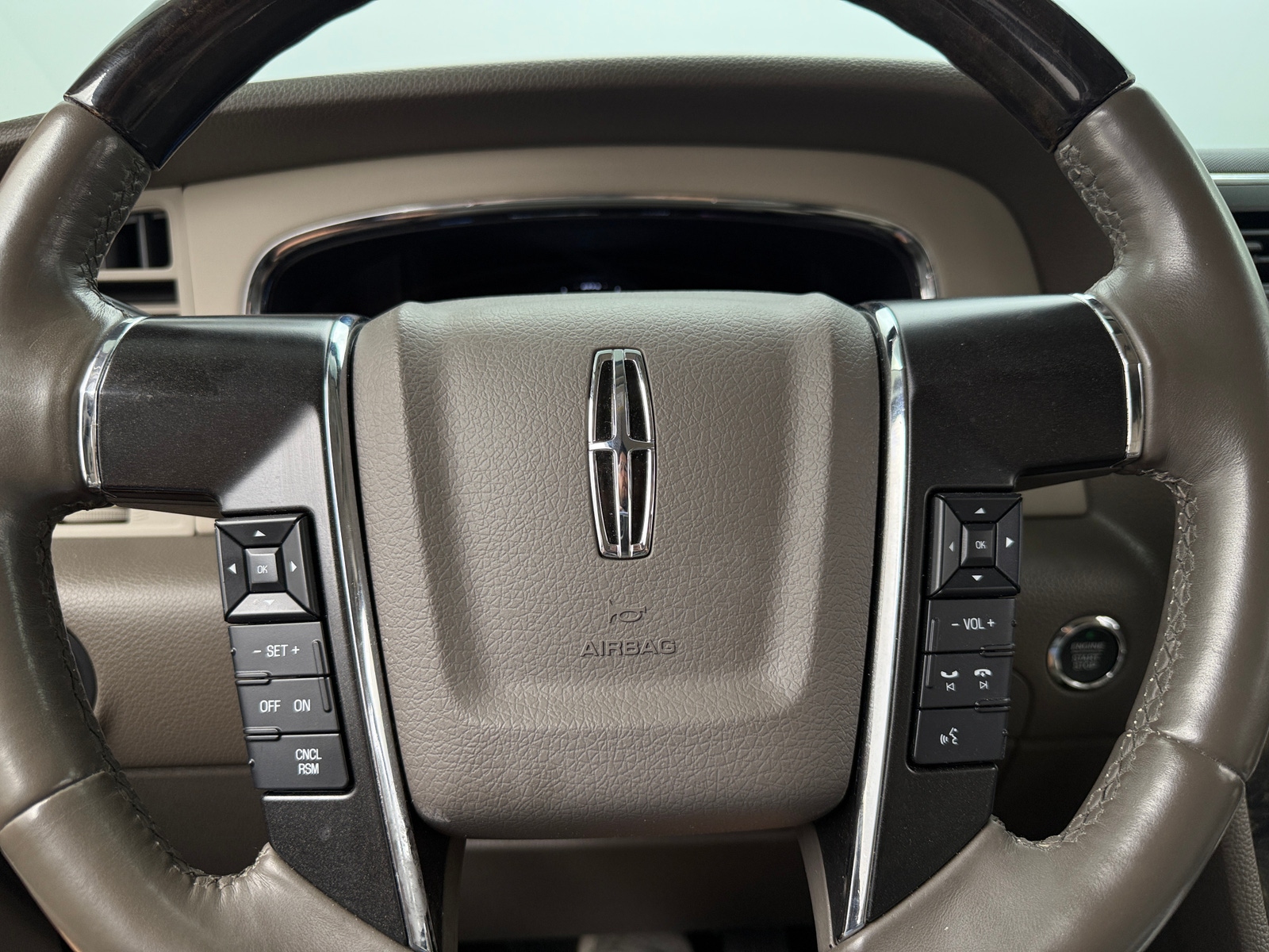Thumbnail: 2015 Lincoln Navigator - 4