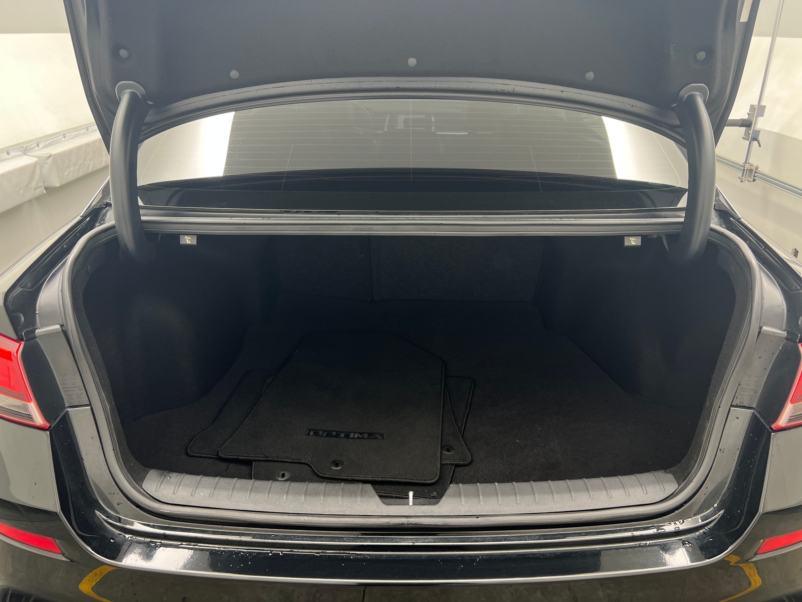 Thumbnail: 2019 Kia Optima - 6