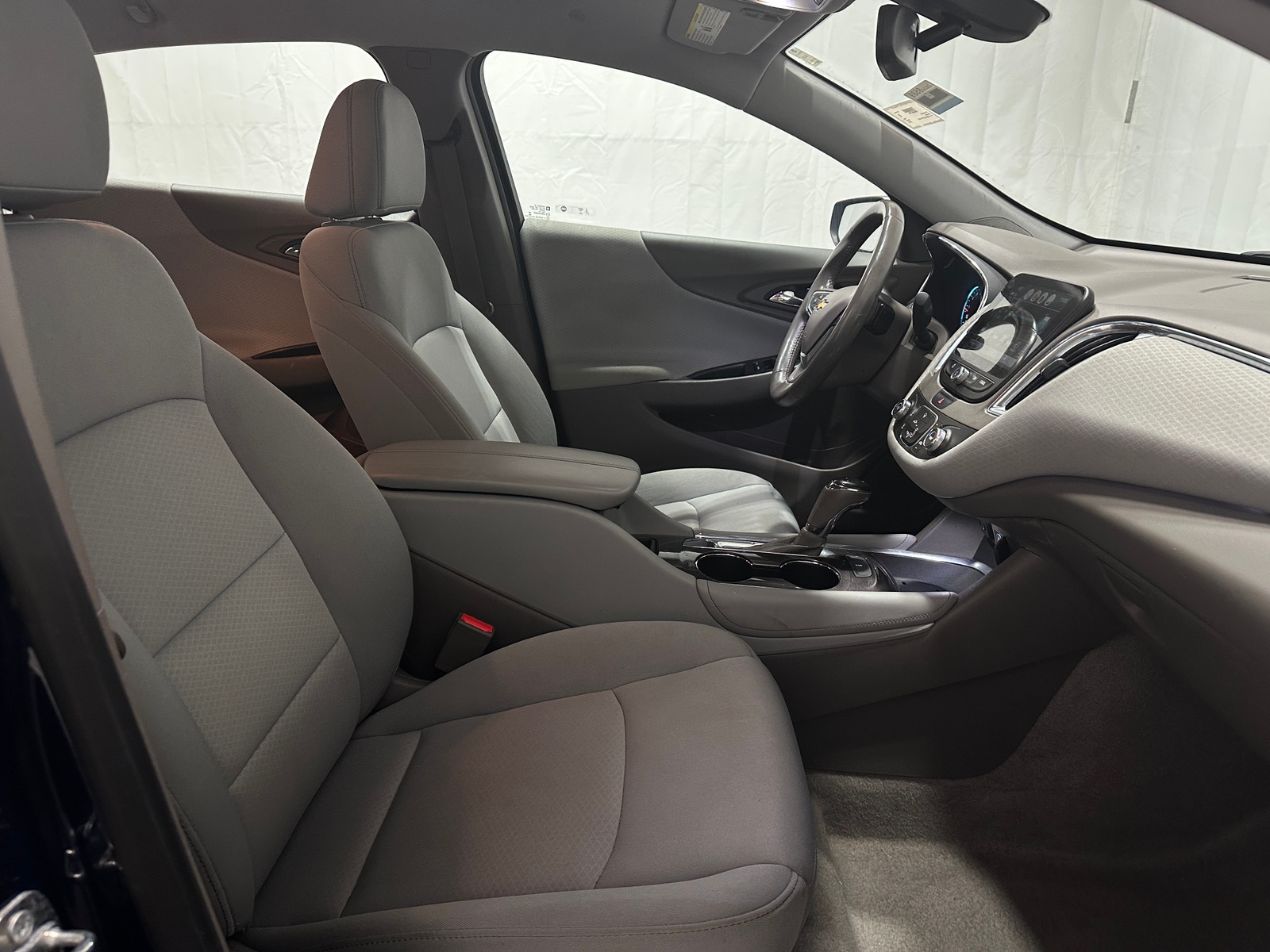 Thumbnail: 2018 Chevrolet Malibu - 2