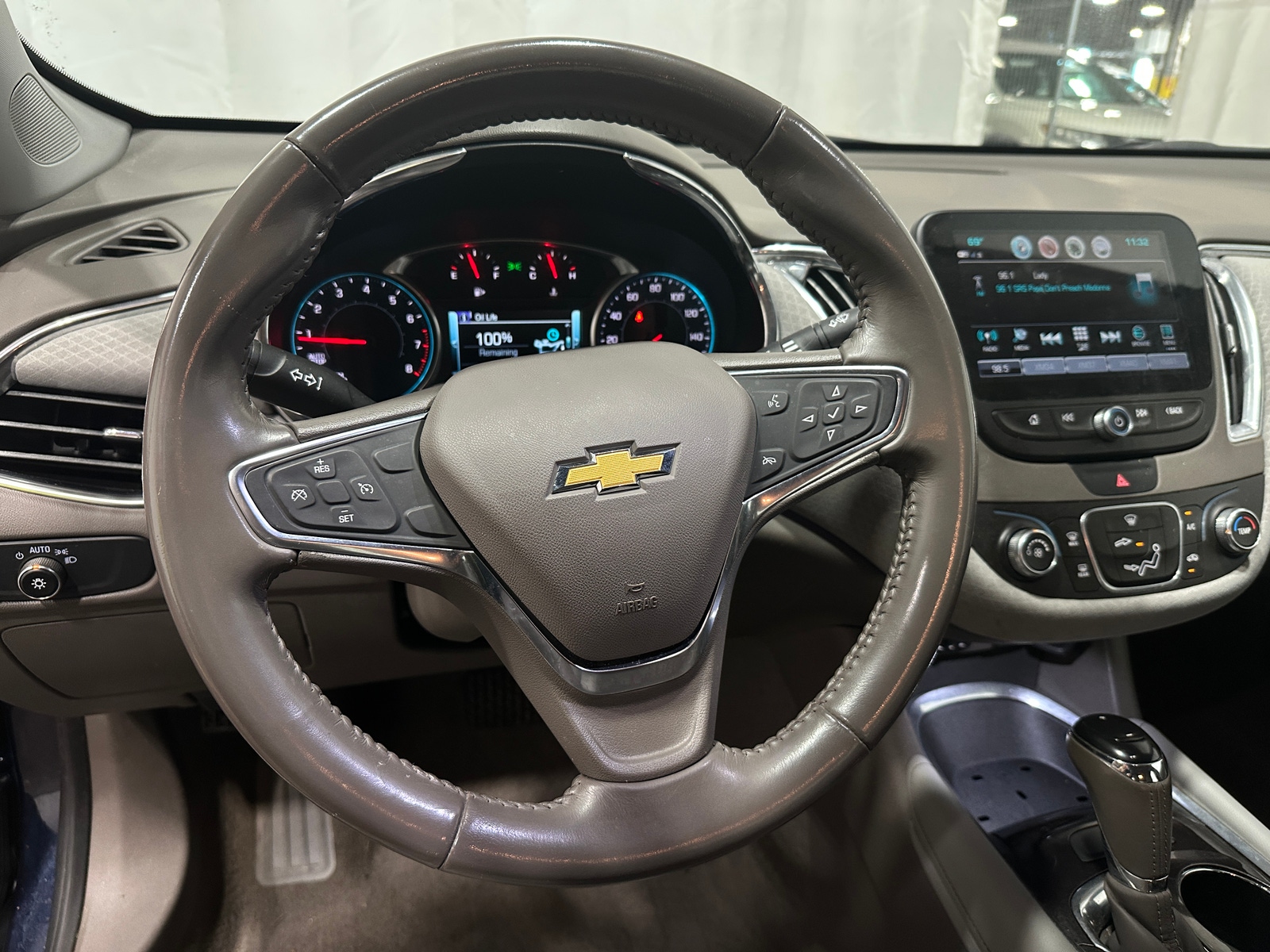 Thumbnail: 2018 Chevrolet Malibu - 5