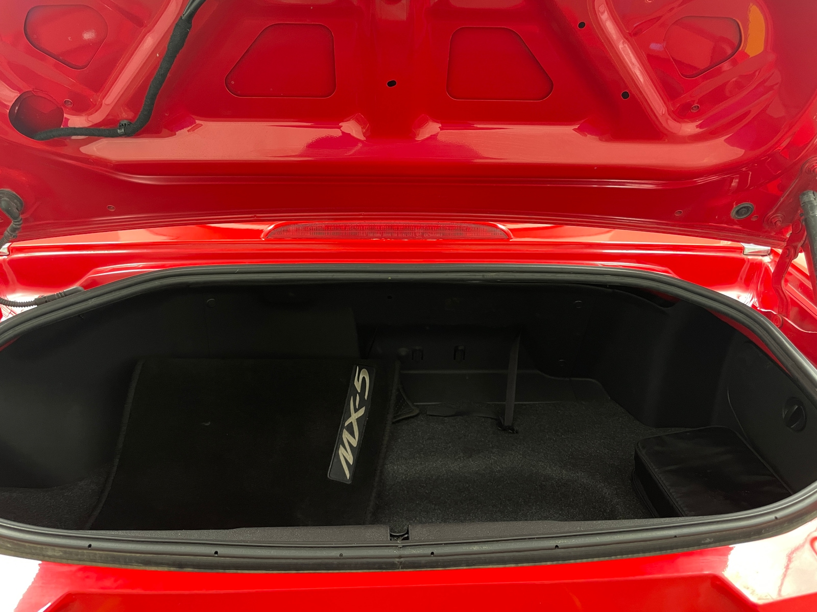 Thumbnail: 2011 Mazda MX-5 Miata - 6