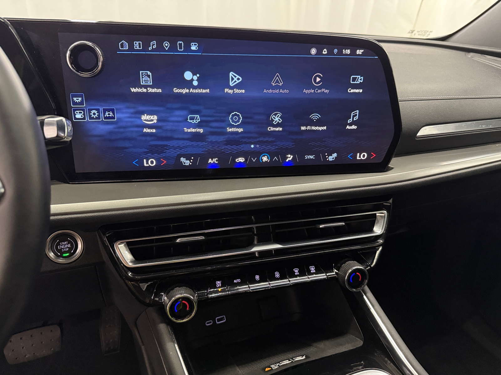 Thumbnail: 2025 Chevrolet Traverse - 4