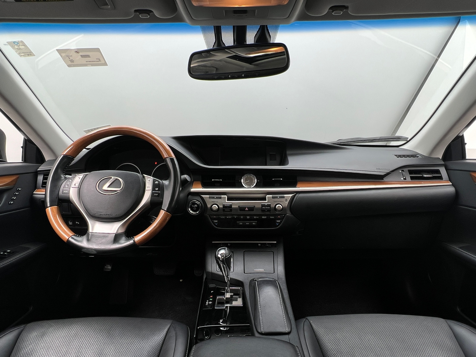 Thumbnail: 2014 Lexus ES - 2