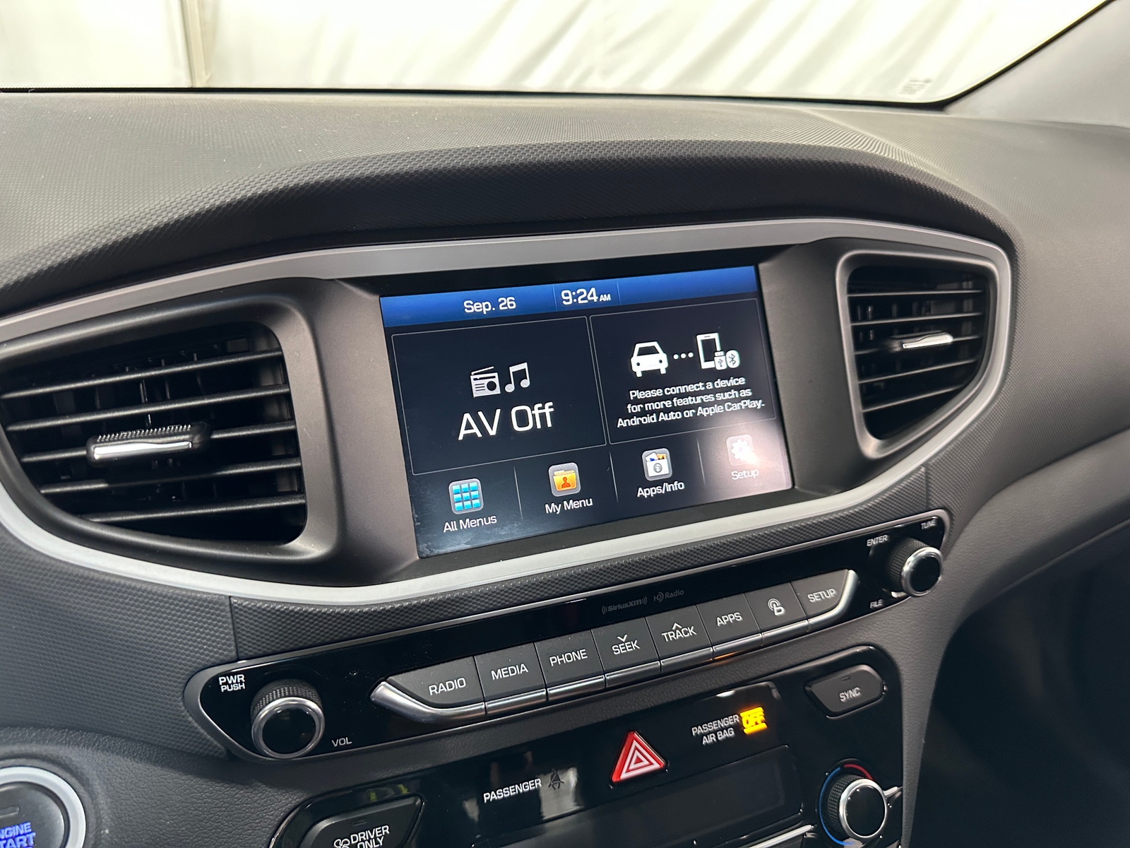 Thumbnail: 2018 Hyundai Ioniq - 3