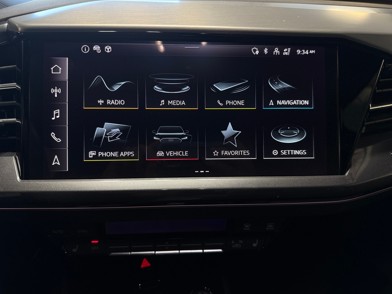 Thumbnail: 2024 Audi Q4 e-tron - 3