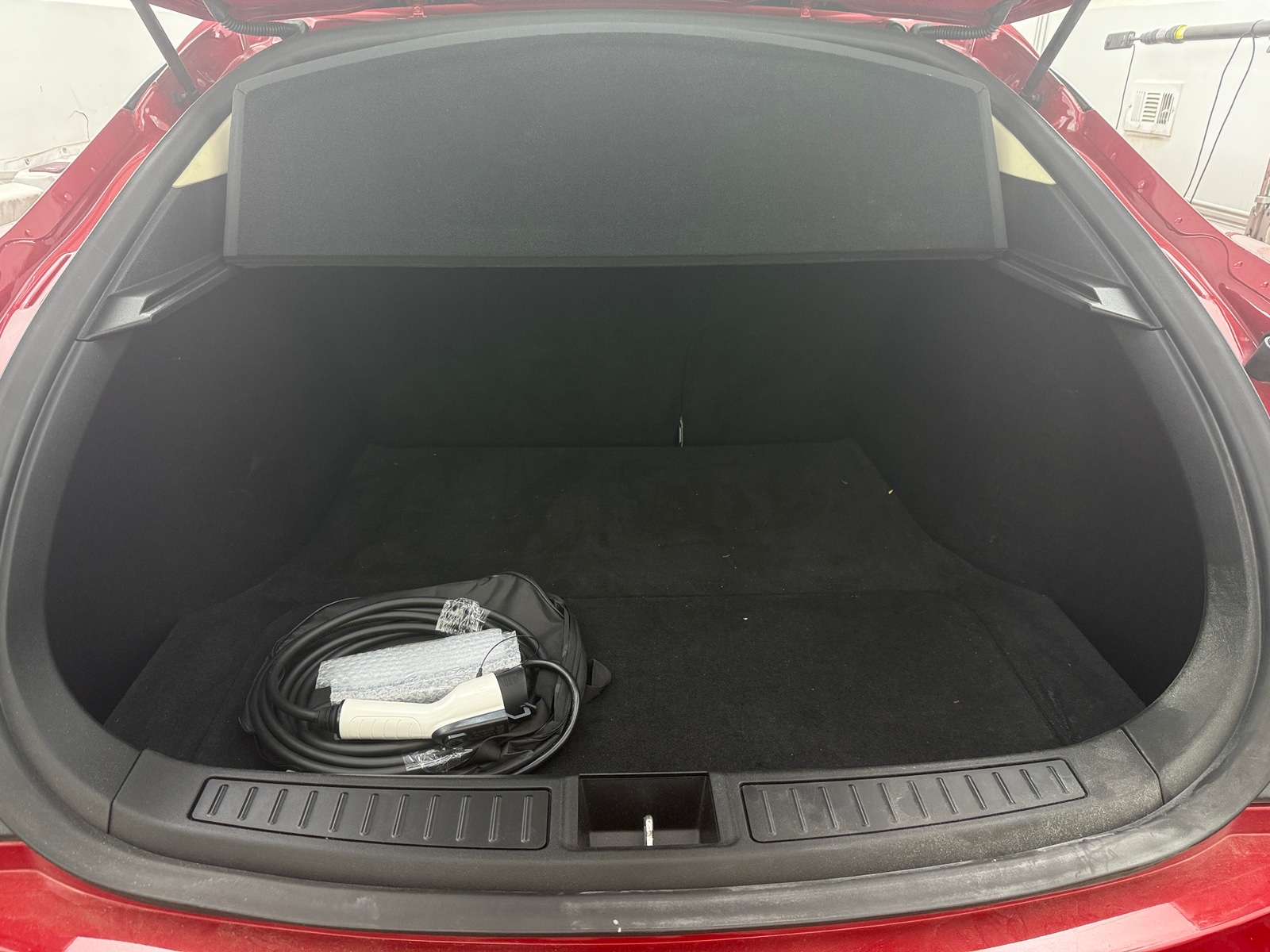 Thumbnail: 2014 Tesla Model S - 7