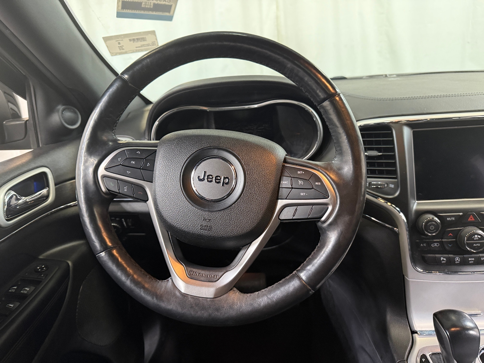 Thumbnail: 2018 Jeep Grand Cherokee - 4