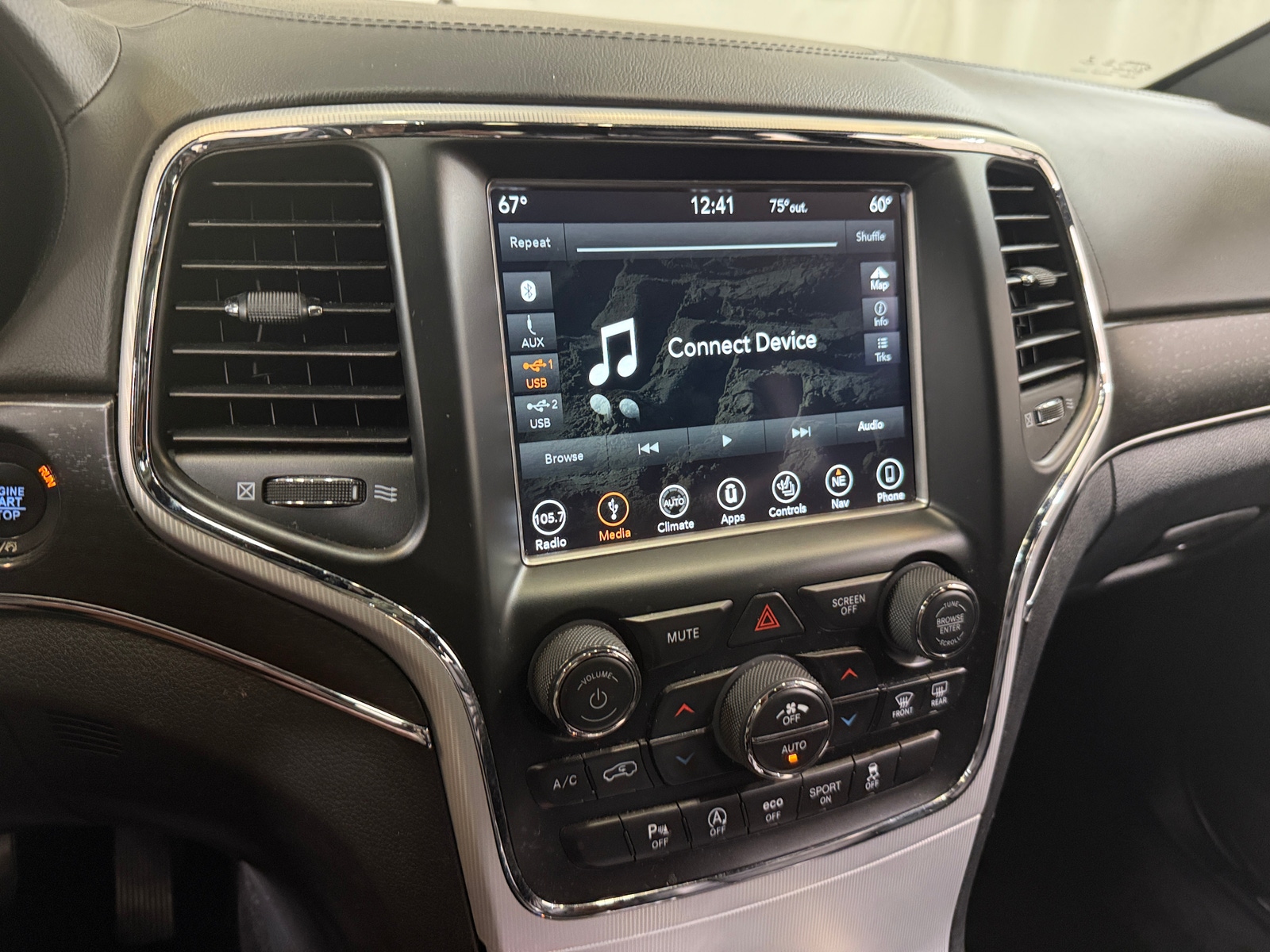 Thumbnail: 2018 Jeep Grand Cherokee - 3