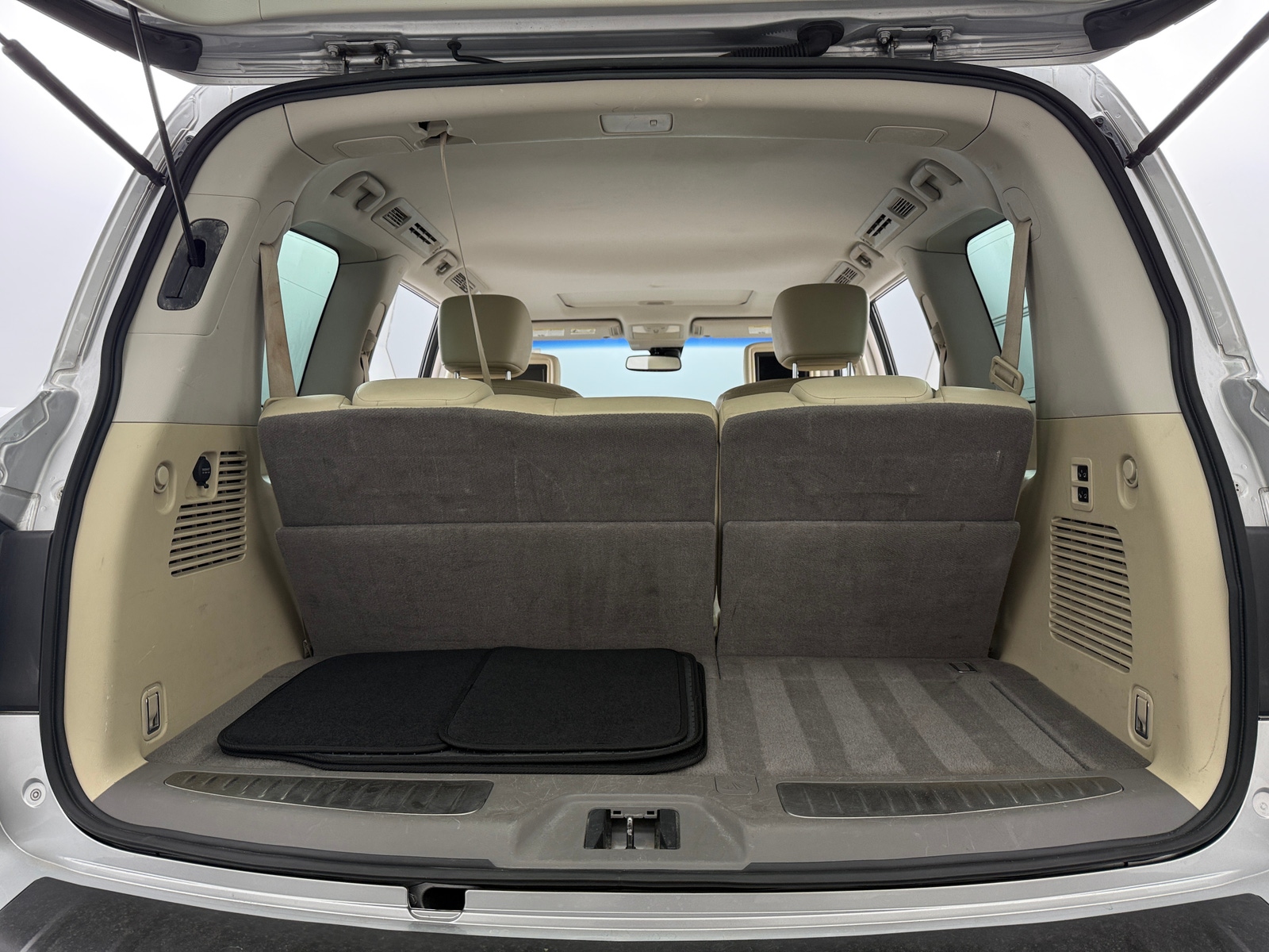 Thumbnail: 2017 INFINITI QX80 - 6