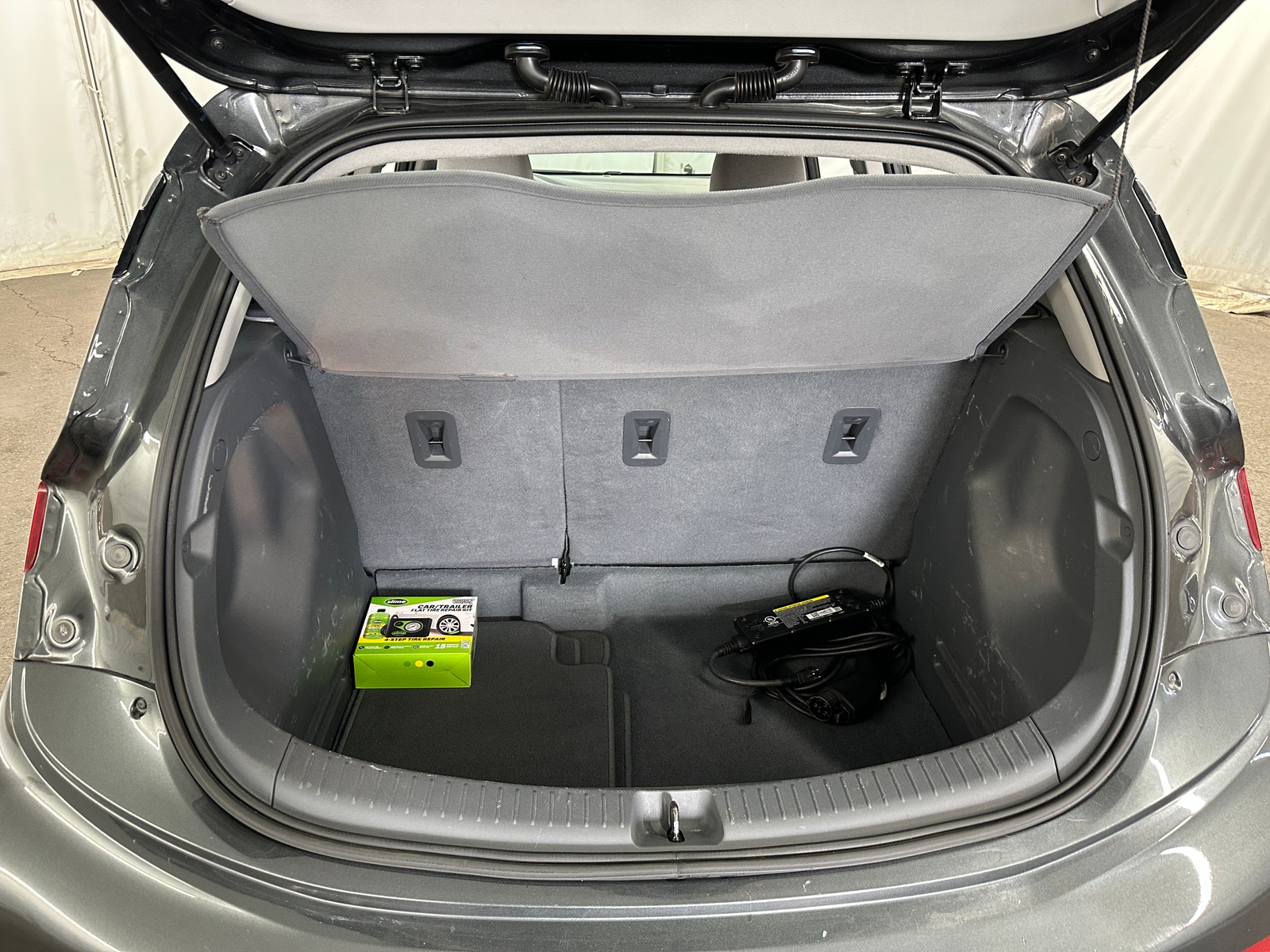 Thumbnail: 2017 Chevrolet Bolt EV - 7