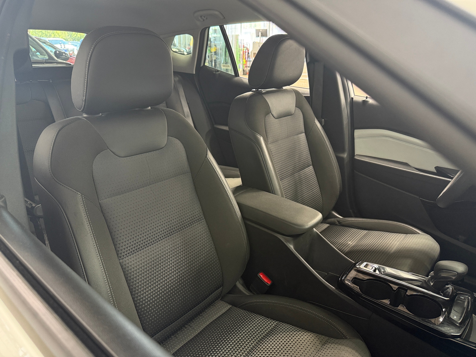 Thumbnail: 2024 Chevrolet Trax - 2