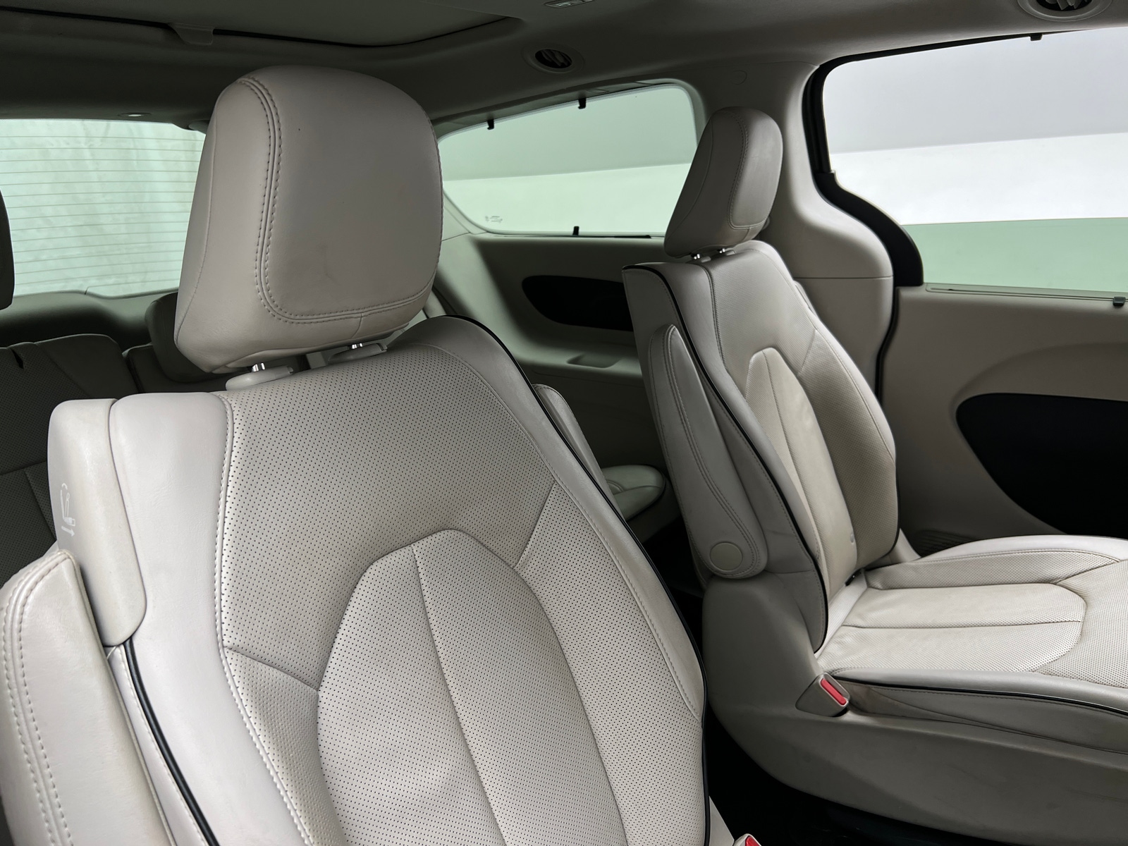 Thumbnail: 2021 Chrysler Pacifica - 5