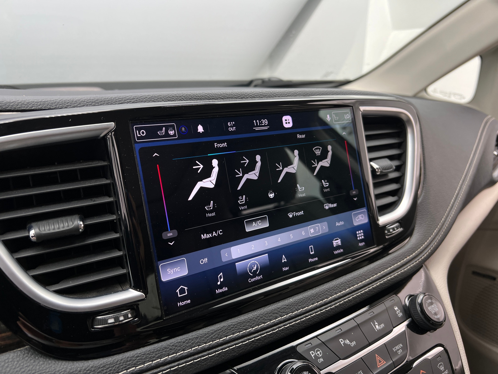 Thumbnail: 2021 Chrysler Pacifica - 3