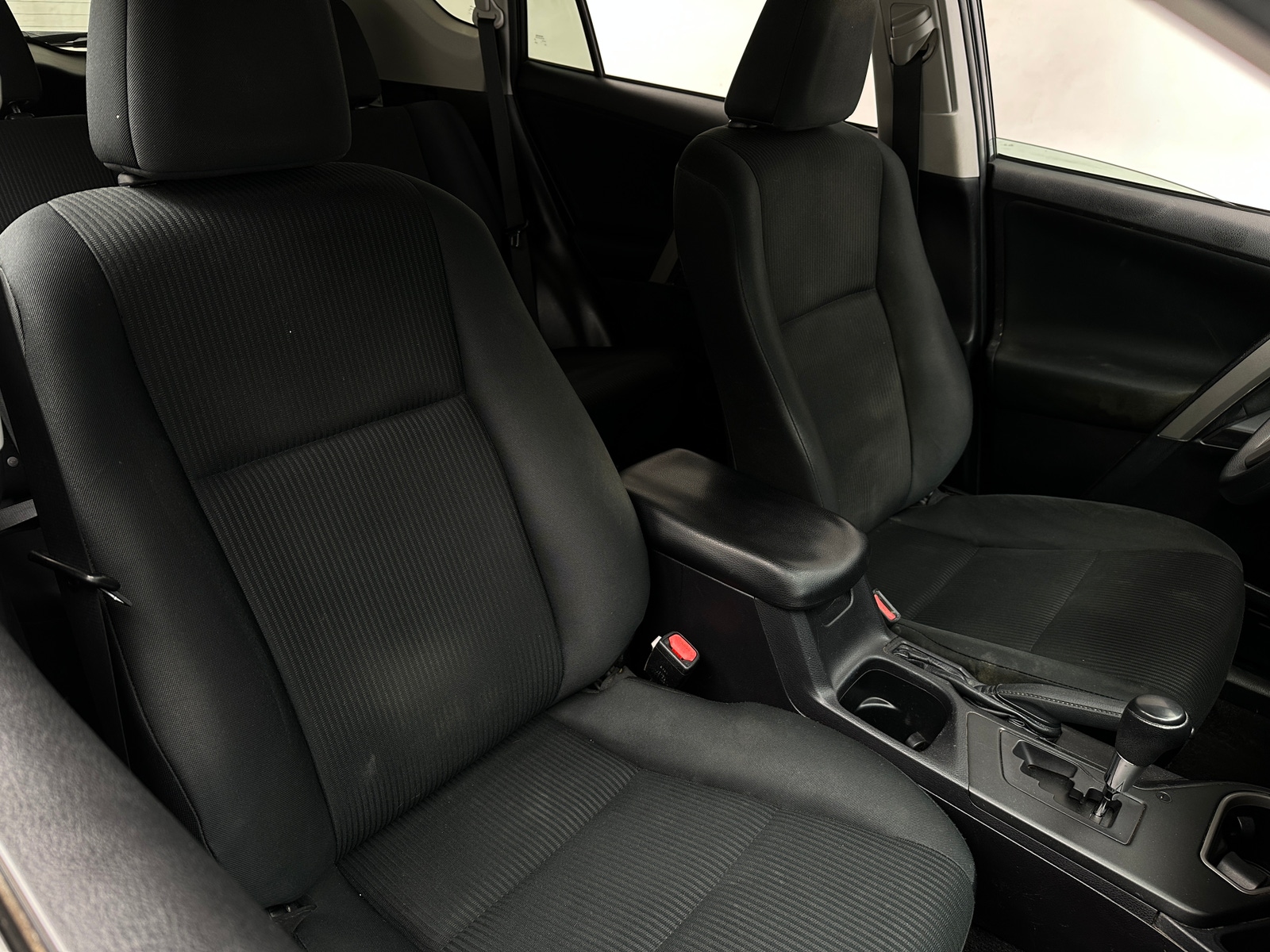 Thumbnail: 2018 Toyota RAV4 - 2