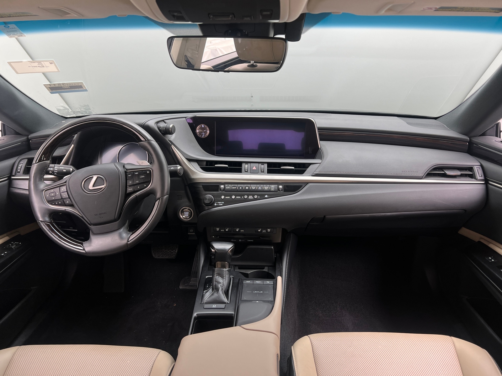 Thumbnail: 2020 Lexus ES - 2