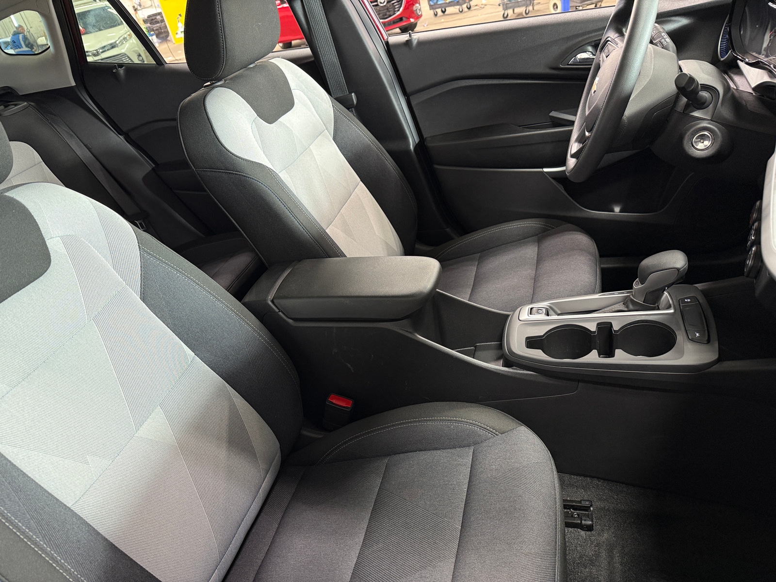 Thumbnail: 2025 Chevrolet Trax - 2