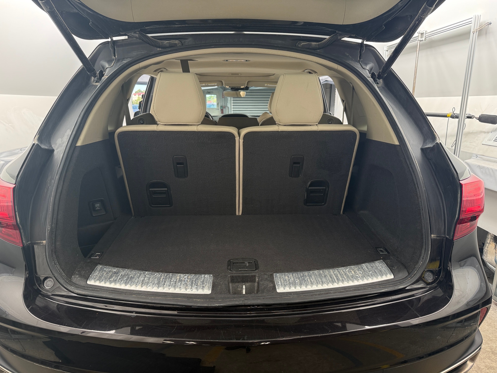 Thumbnail: 2017 Acura MDX - 6