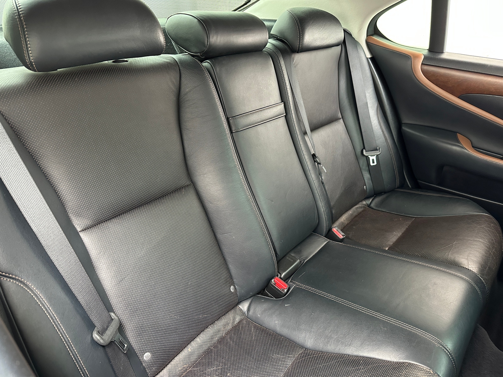 Thumbnail: 2011 Lexus LS - 5
