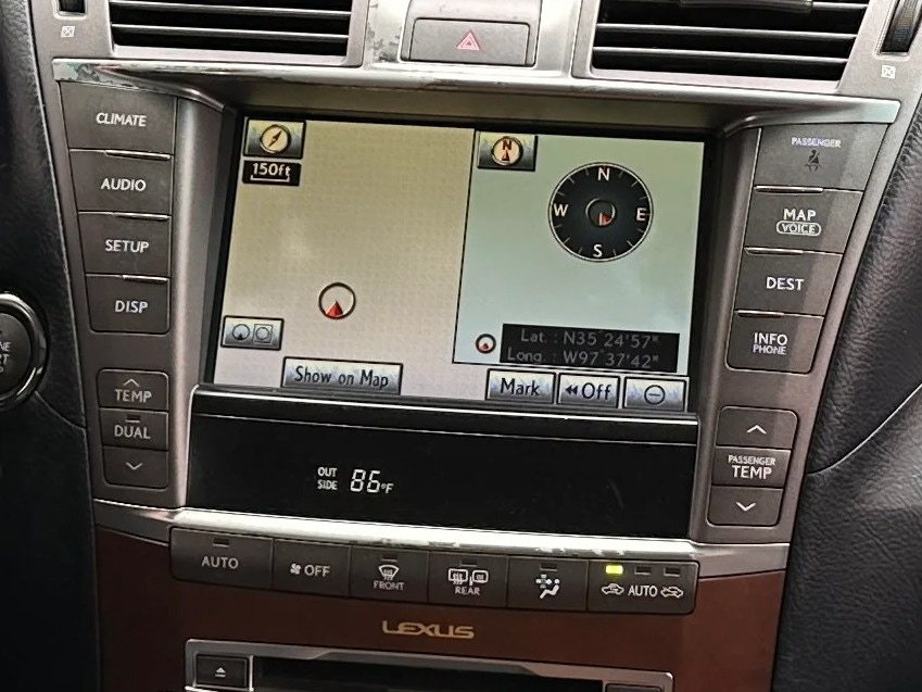 Thumbnail: 2011 Lexus LS - 3