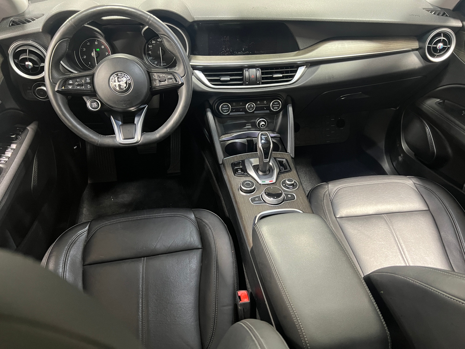 Thumbnail: 2021 Alfa Romeo Stelvio - 2