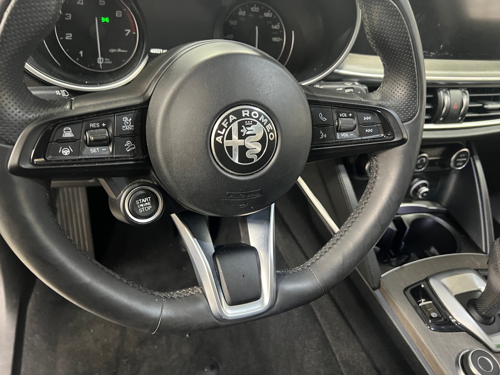 Thumbnail: 2021 Alfa Romeo Stelvio - 4