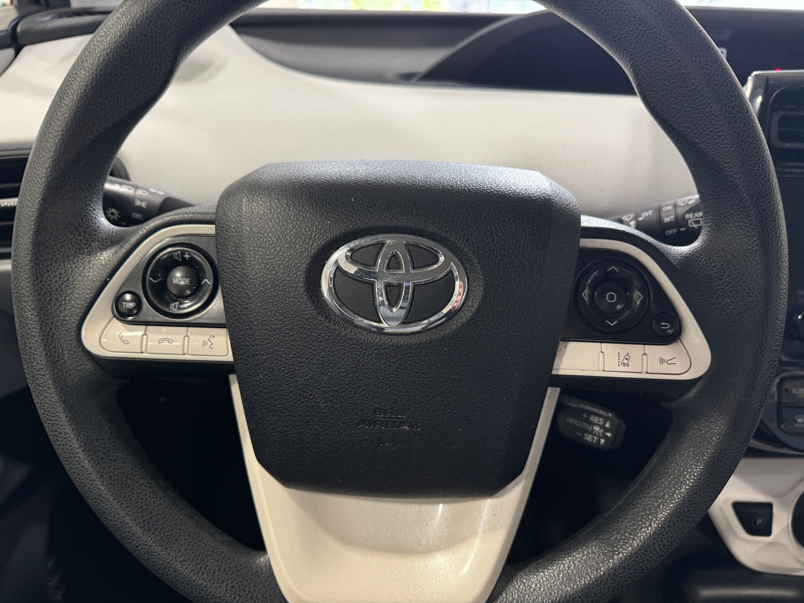 Thumbnail: 2017 Toyota Prius - 5