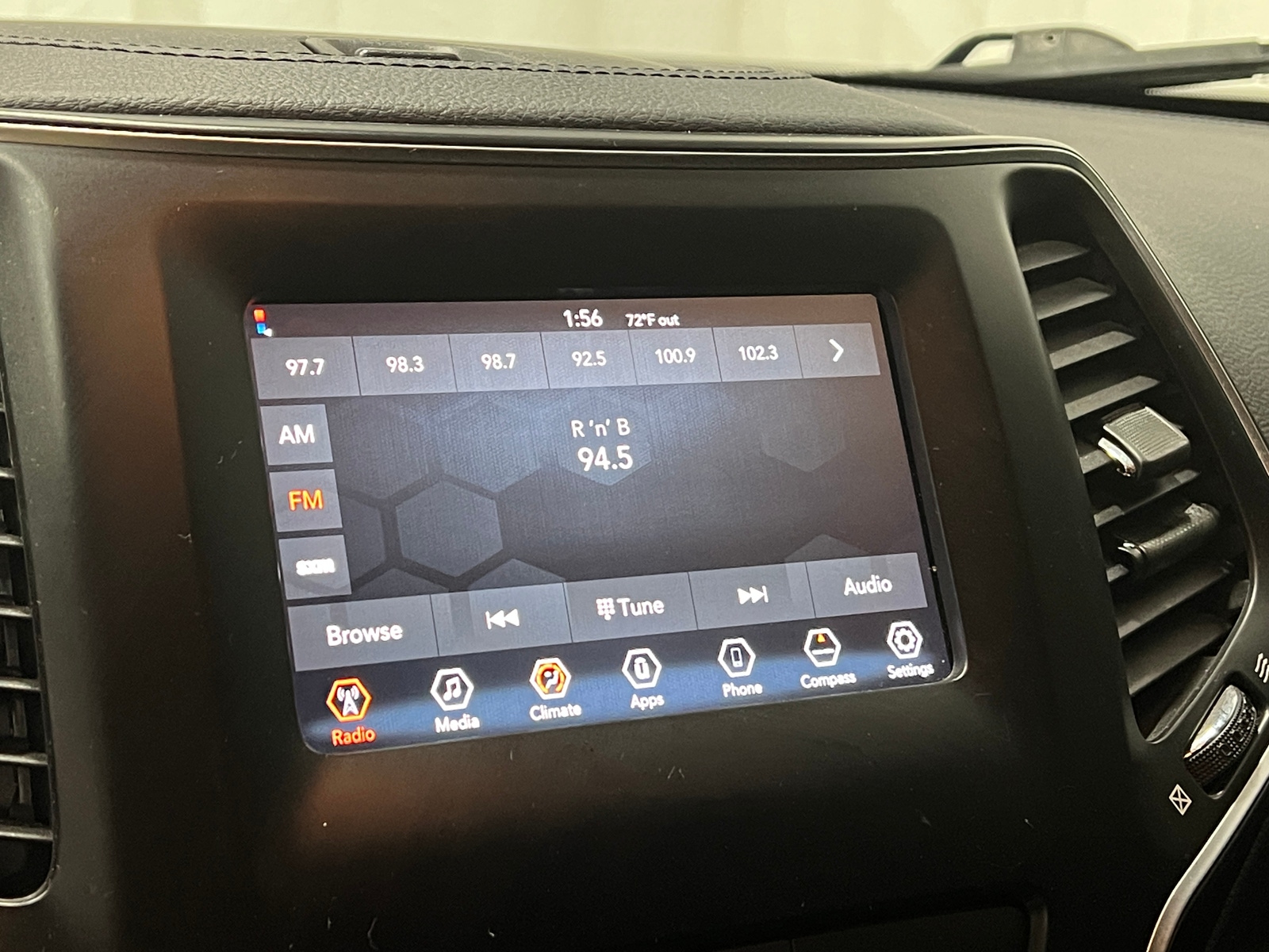 Thumbnail: 2020 Jeep Cherokee - 4