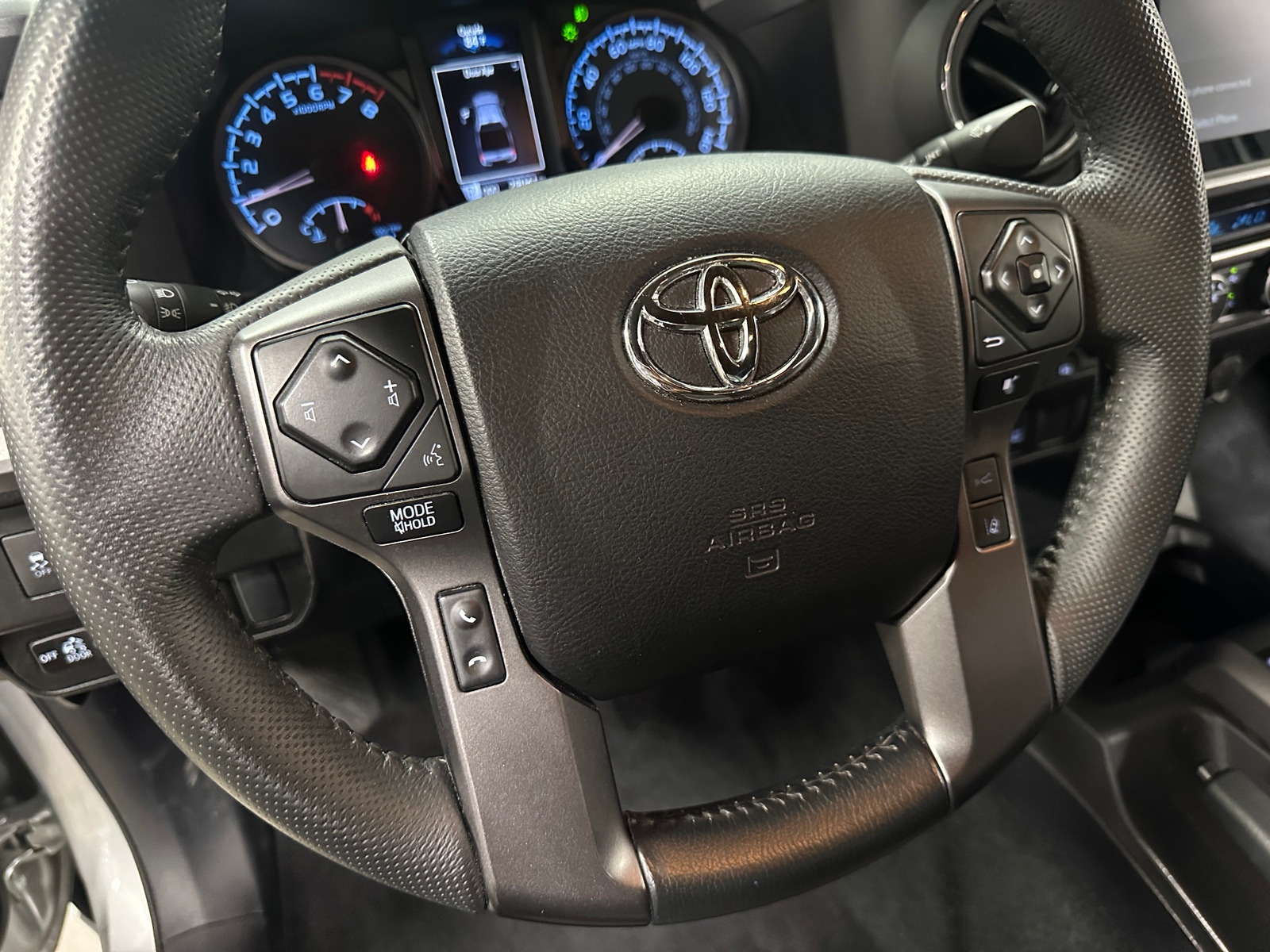 Thumbnail: 2022 Toyota Tacoma - 5