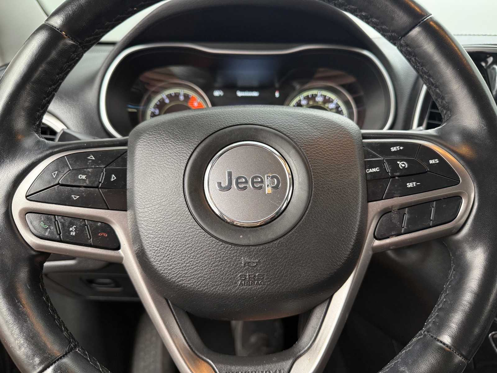 Thumbnail: 2020 Jeep Cherokee - 4