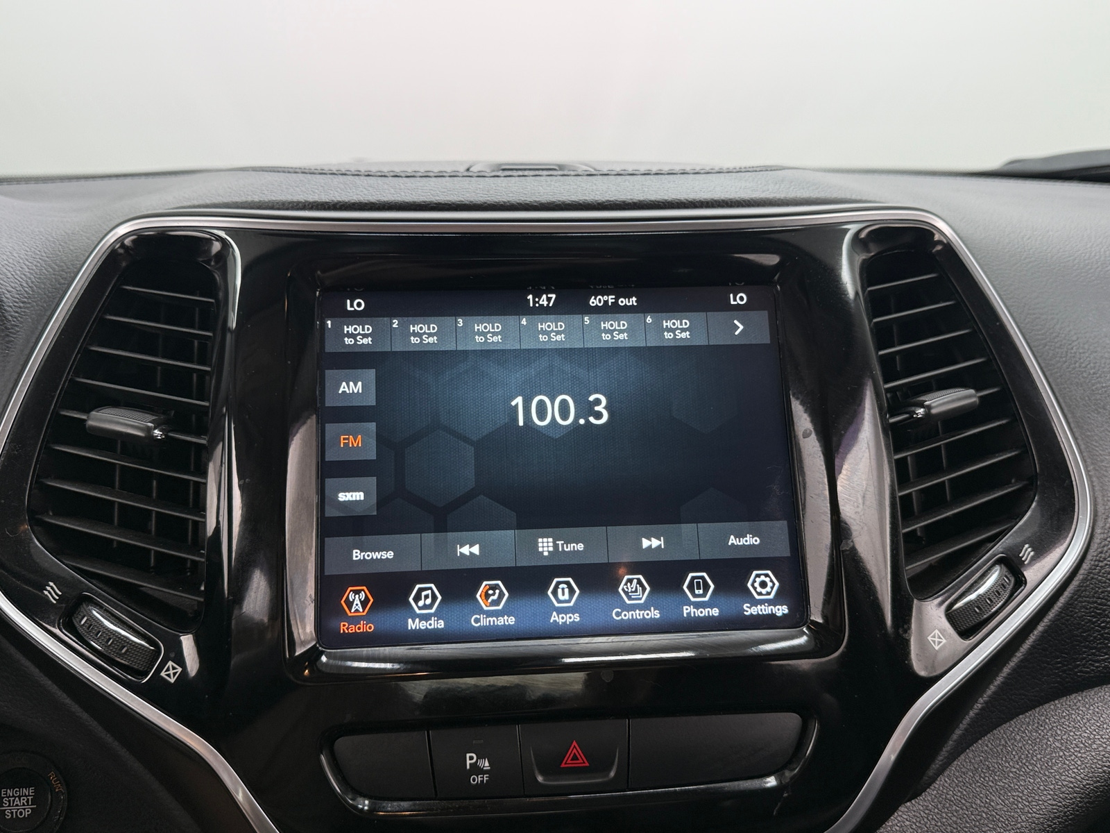 Thumbnail: 2020 Jeep Cherokee - 3