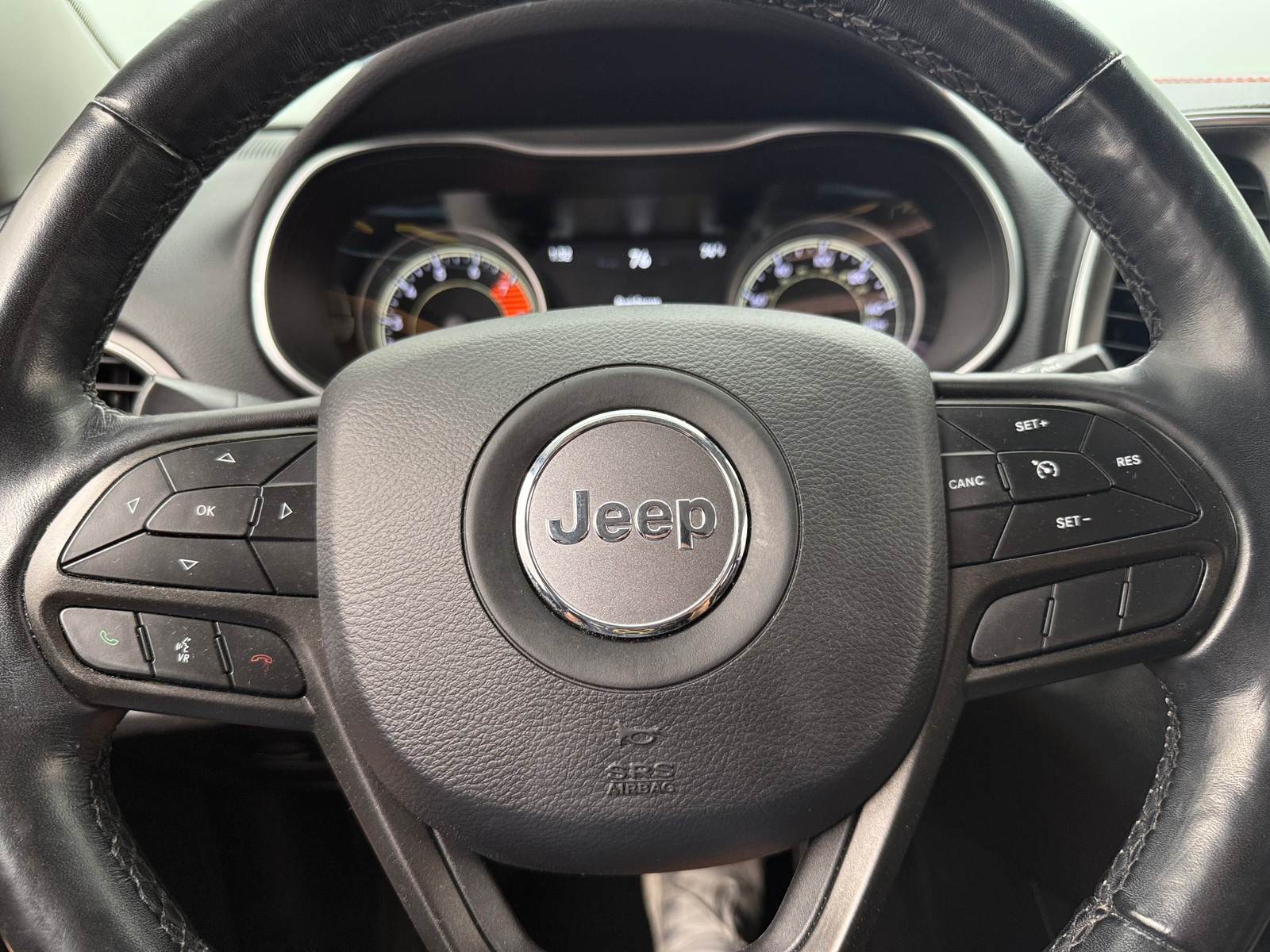 Thumbnail: 2020 Jeep Cherokee - 4